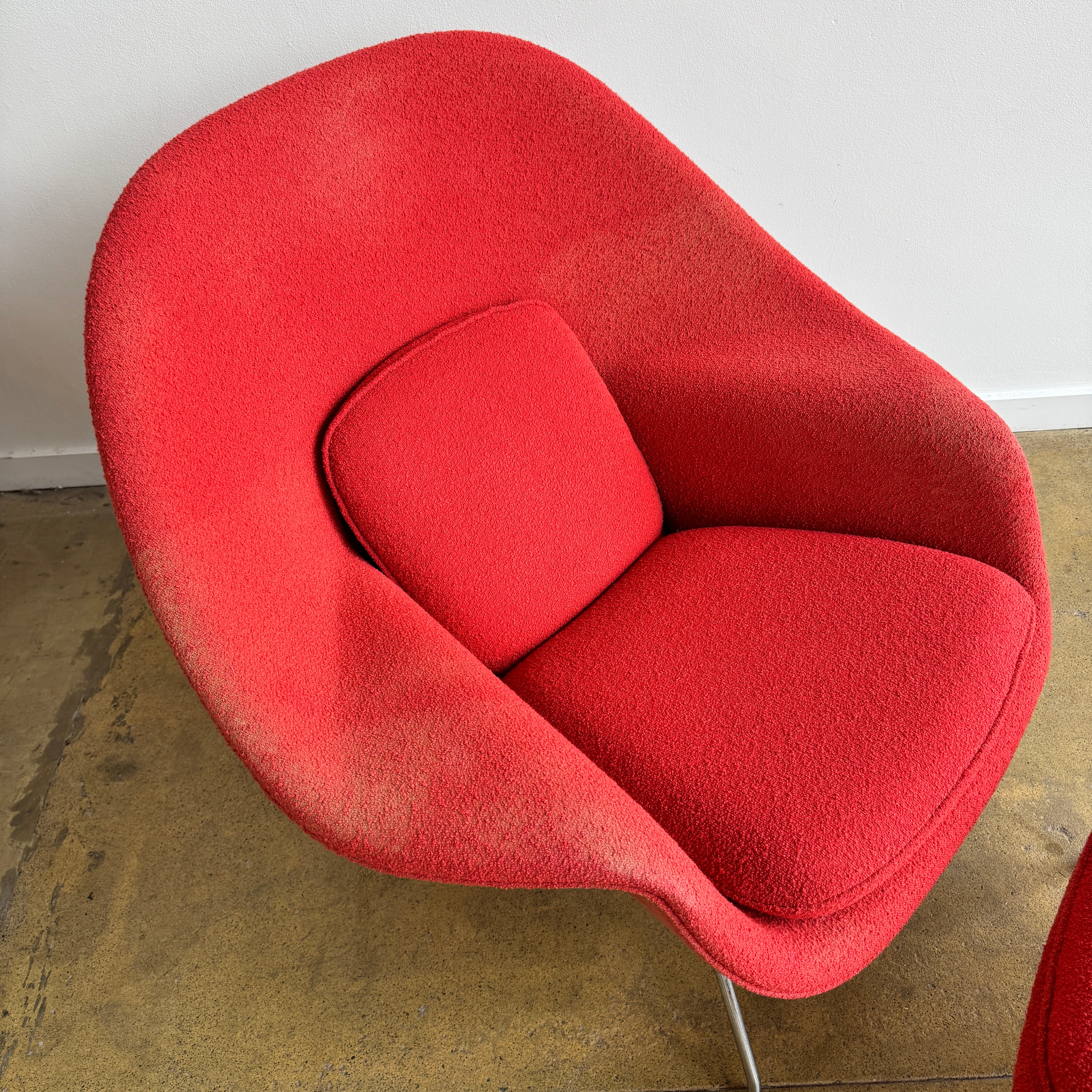 Authentic! Knoll Saarinen Womb Chair and Ottoman - Image 7