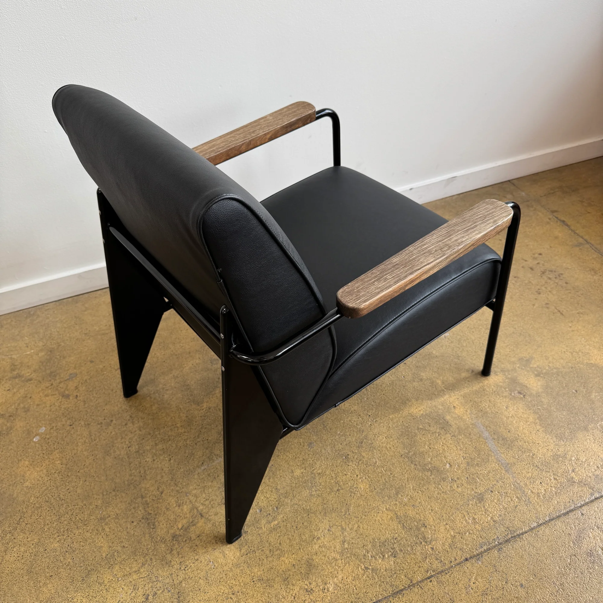 Authentic! Vitra Prouvé Premium leather lounge chair - Image 5