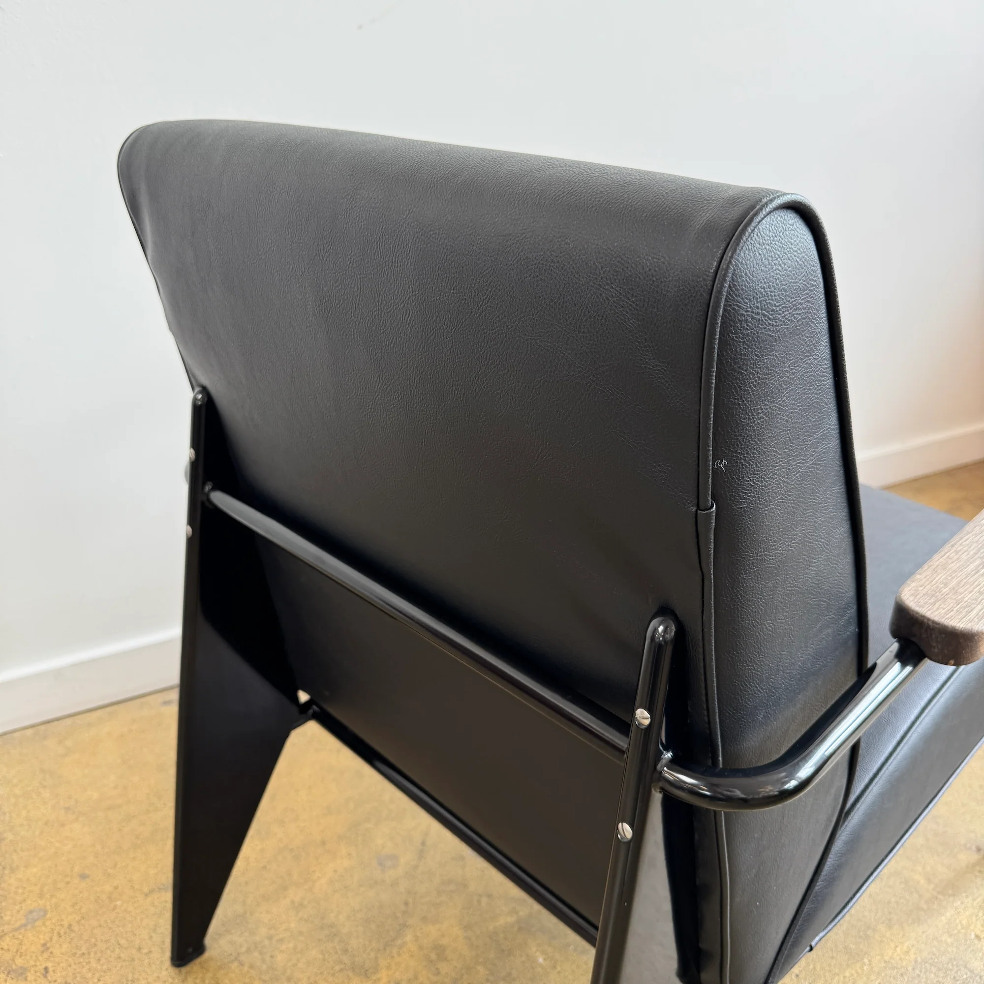 Authentic! Vitra Prouvé Premium leather lounge chair - Image 7