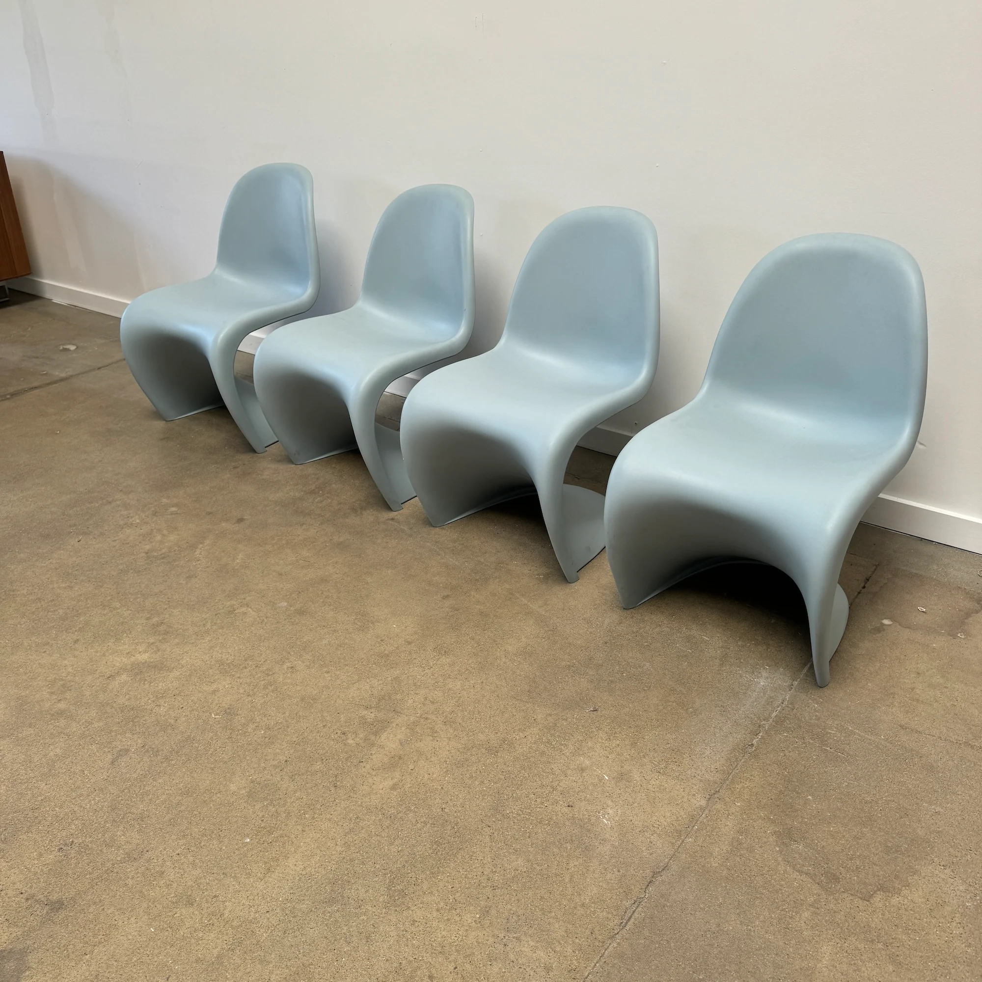 Authentic! Vitra Verner Panton Set of 4 stacking chairs - Image 2