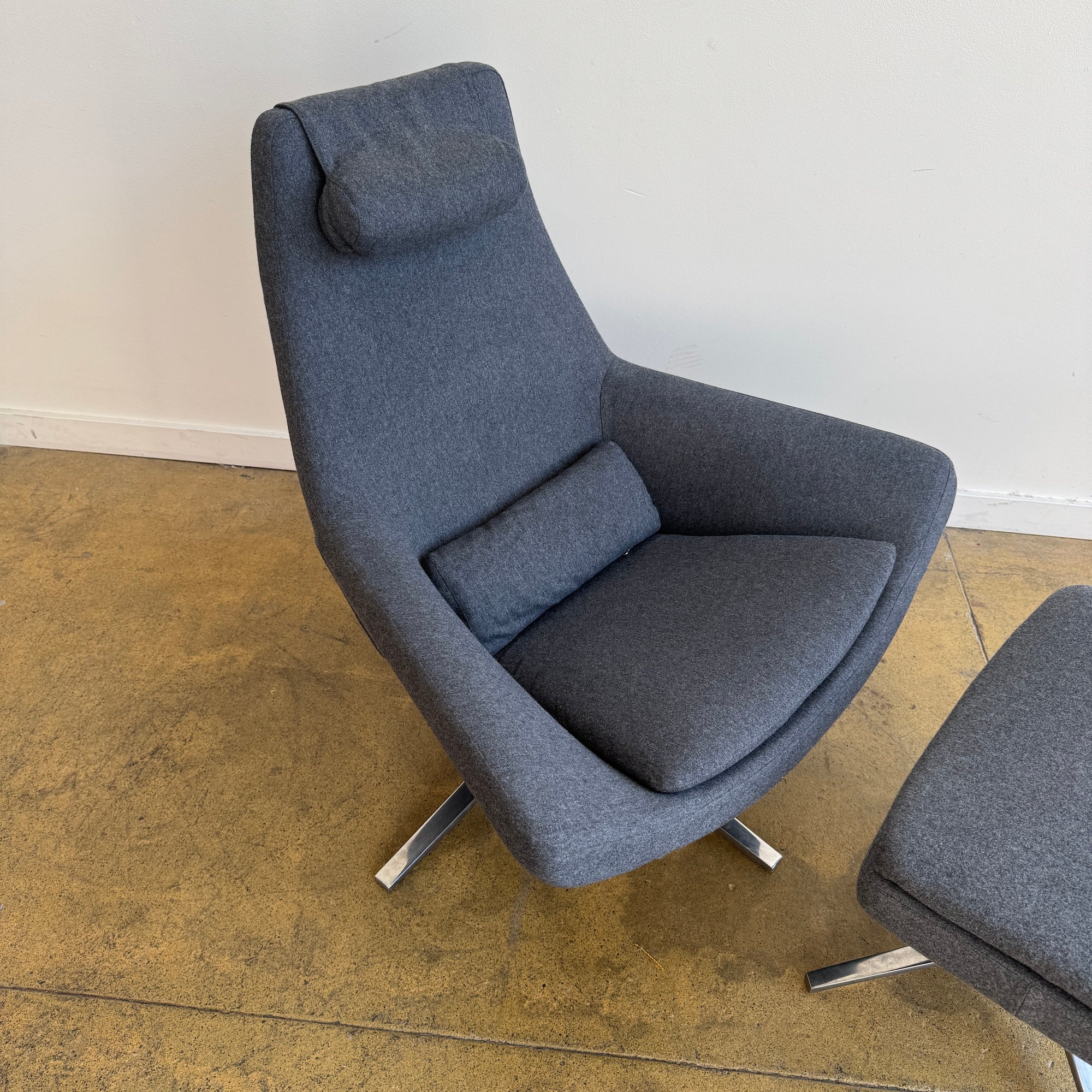 B&B Italia Metropolitan Lounge Chair & Ottoman With Headrest by Jeffrey Bernett - Image 8
