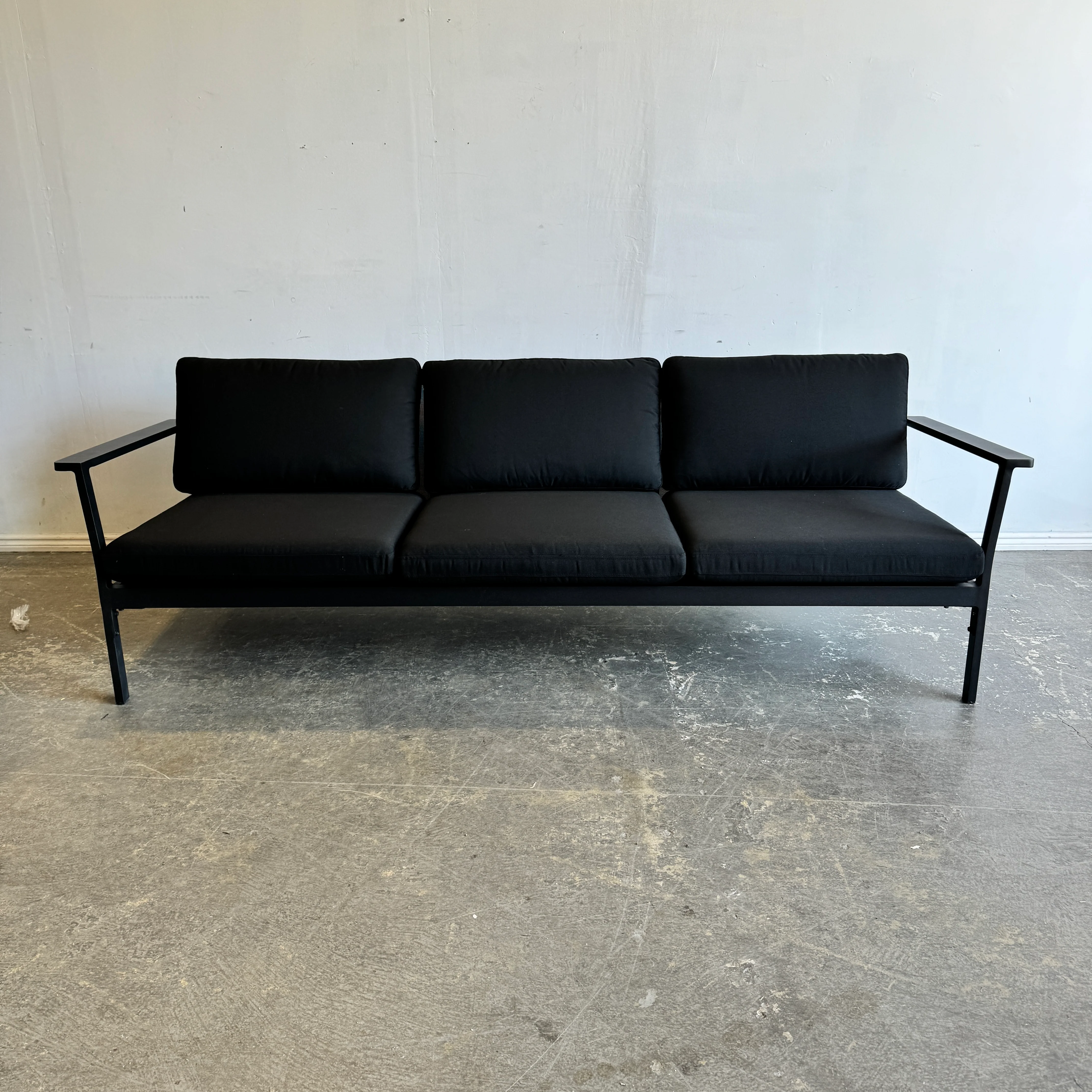 Brand New! Design Within Reach Case Eos Sofa Three Seater by Mathew Hilton - Image 3