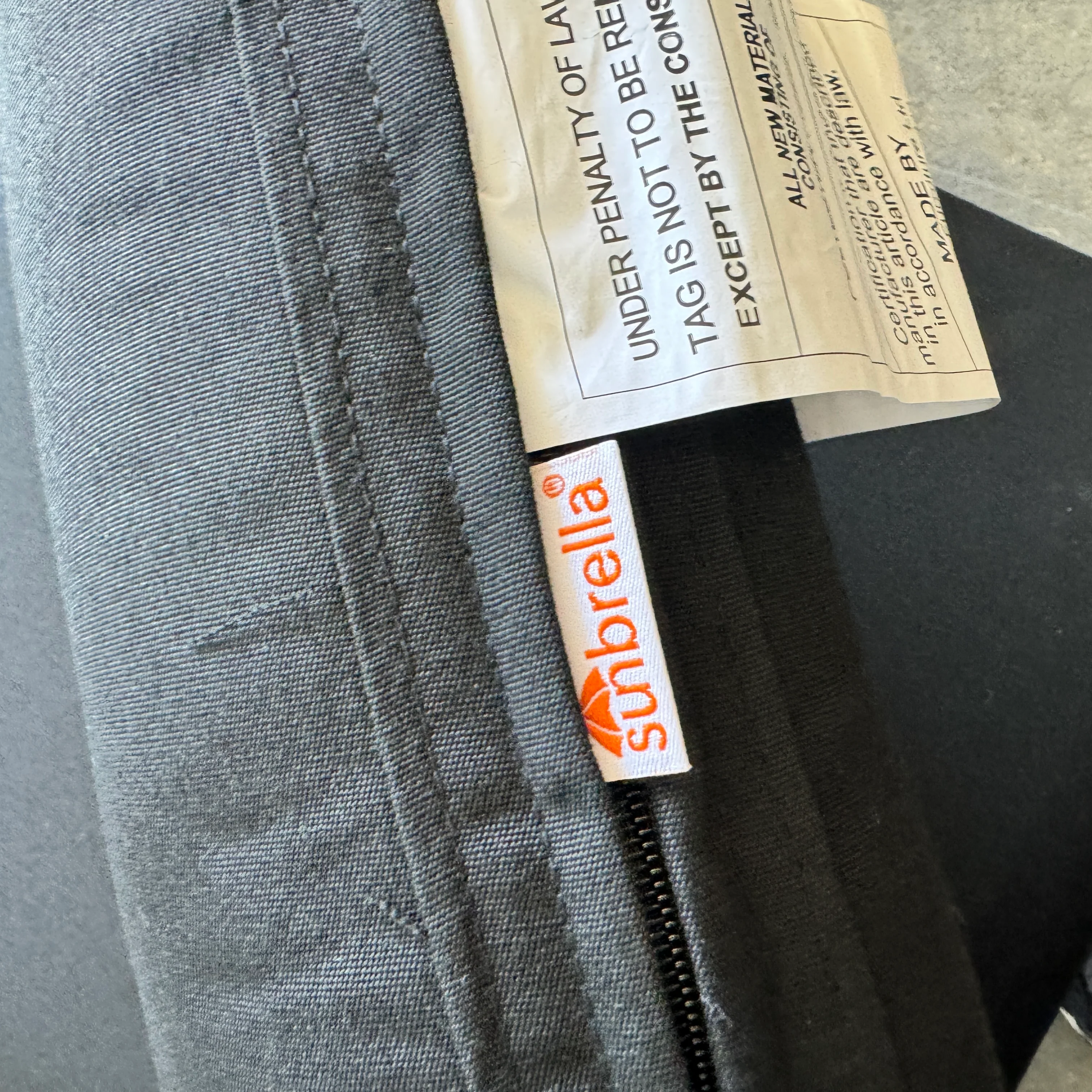 Brand New! Design Within Reach Case Eos Sofa Three Seater by Mathew Hilton - Image 8