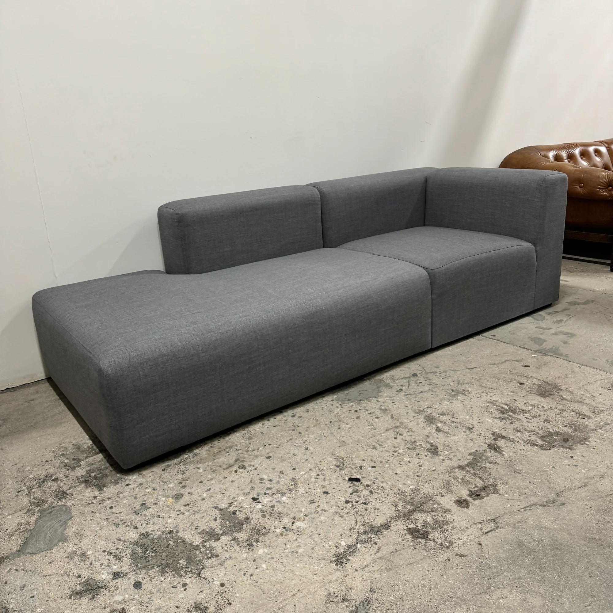 Brand New! Hay MAGS ONE-ARM SECTIONAL - Image 2