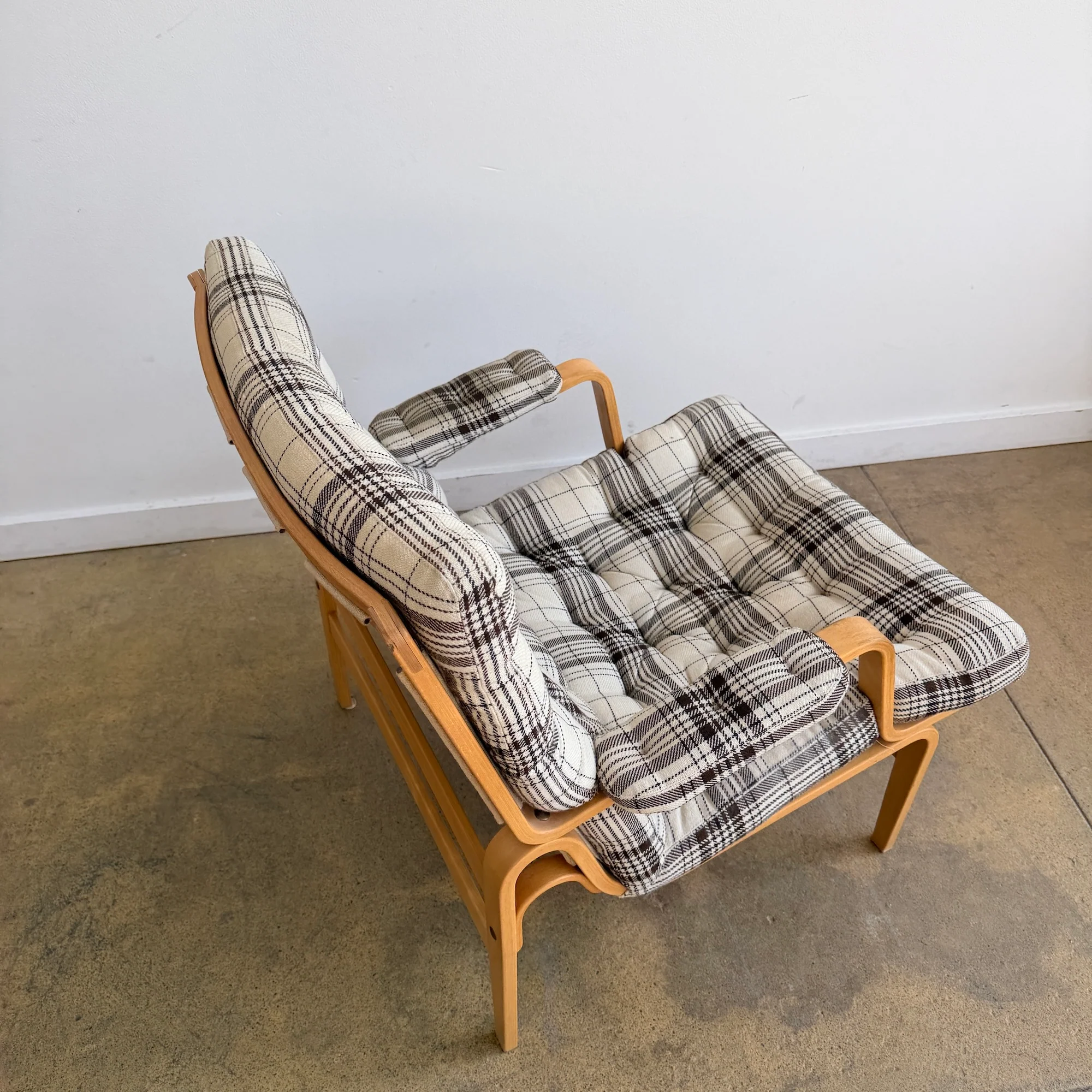 Bruno Mathsson 'Ingrid' Lounge Chair by Dux - Fabric - Image 3