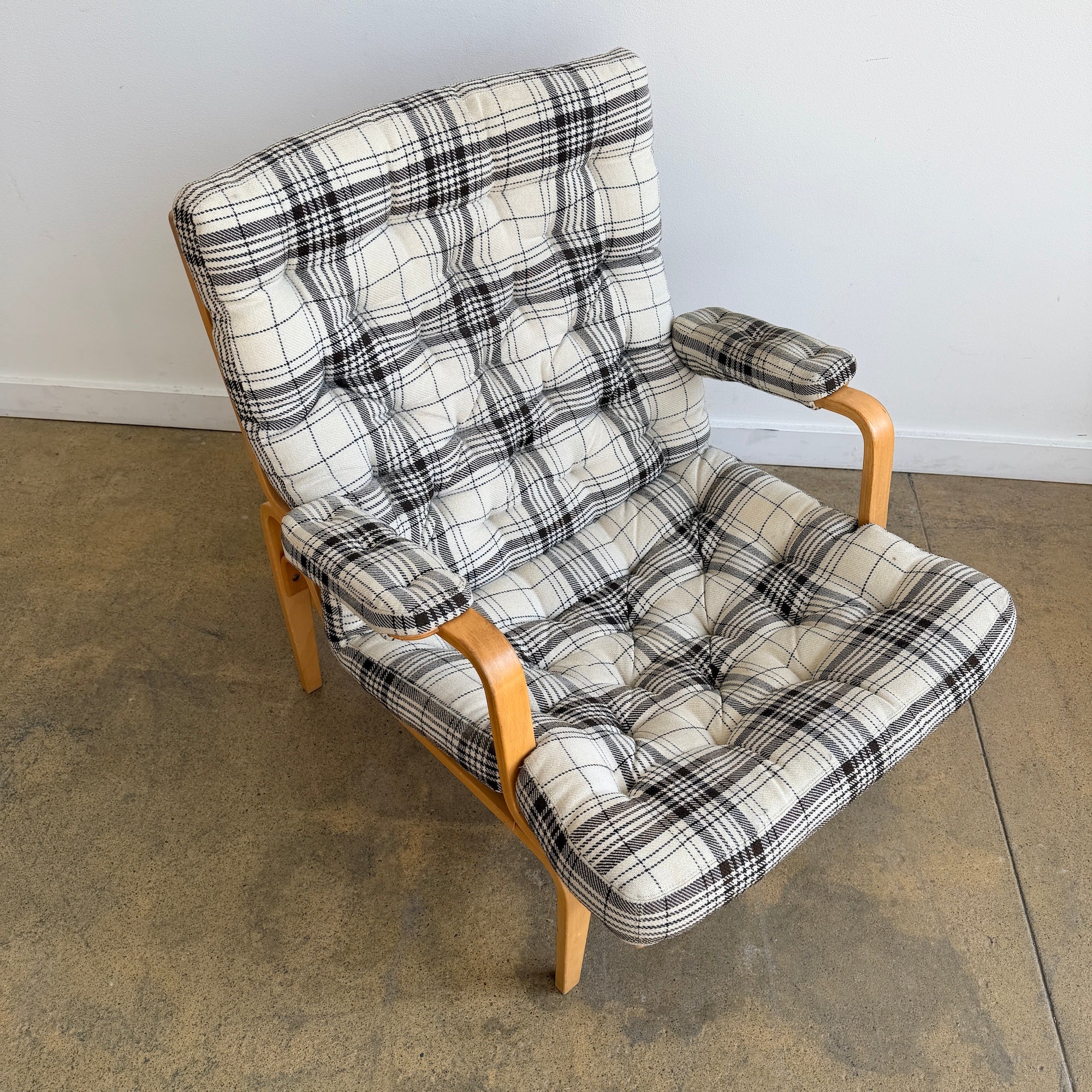 Bruno Mathsson 'Ingrid' Lounge Chair by Dux - Fabric - Image 5