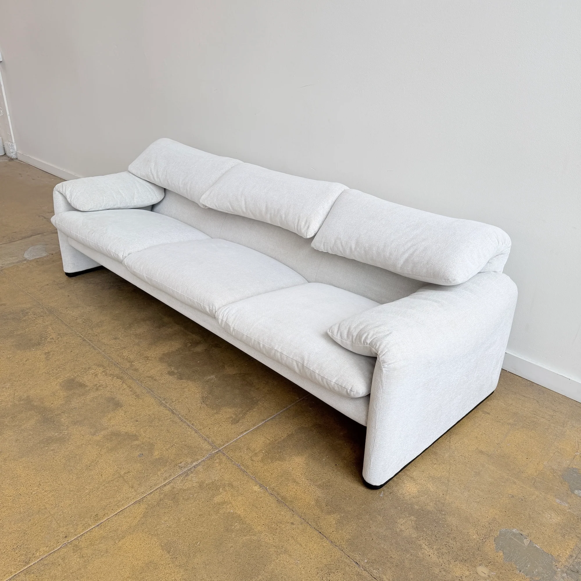 Cassina Maralunga Three-Seater sofa by Vico Magistretti - Image 3