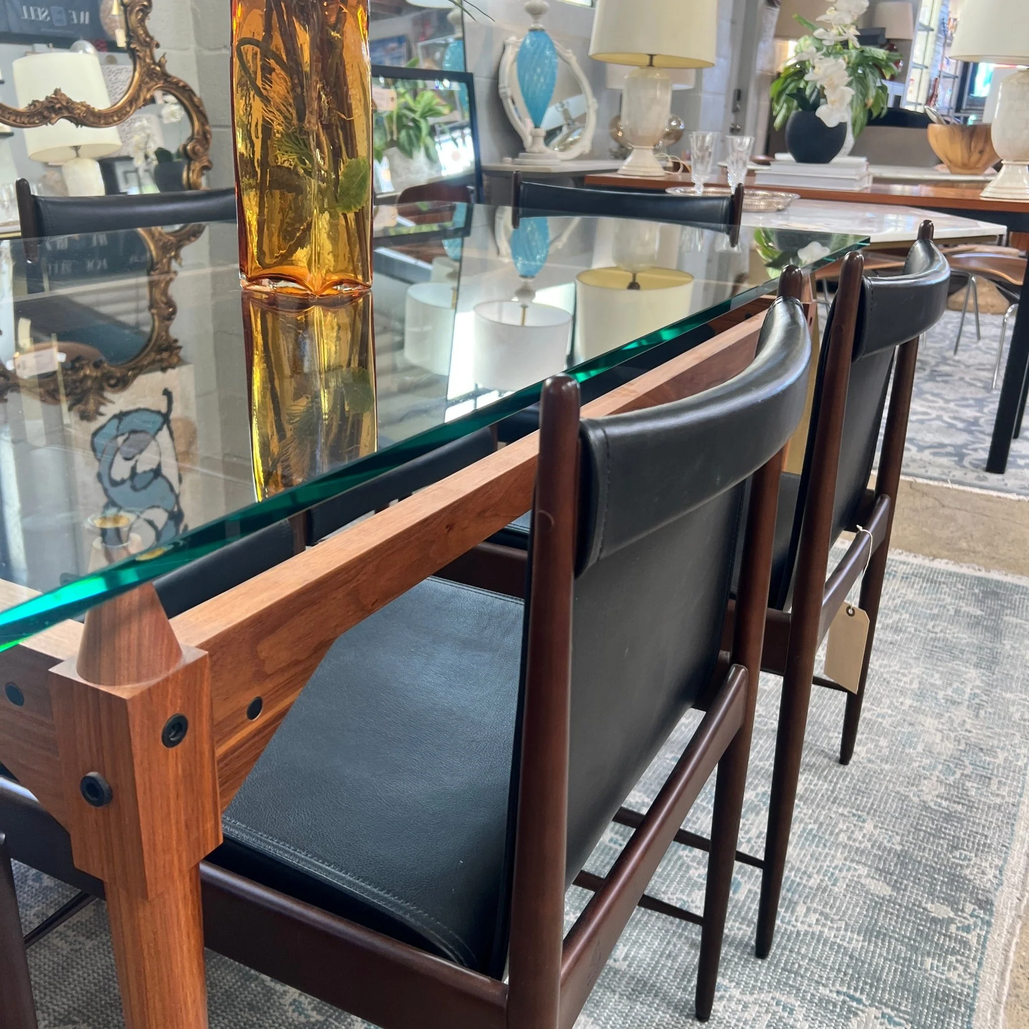 Cassina Table and 6 Cantu Sergio Rodrigues leather chairs - Image 7
