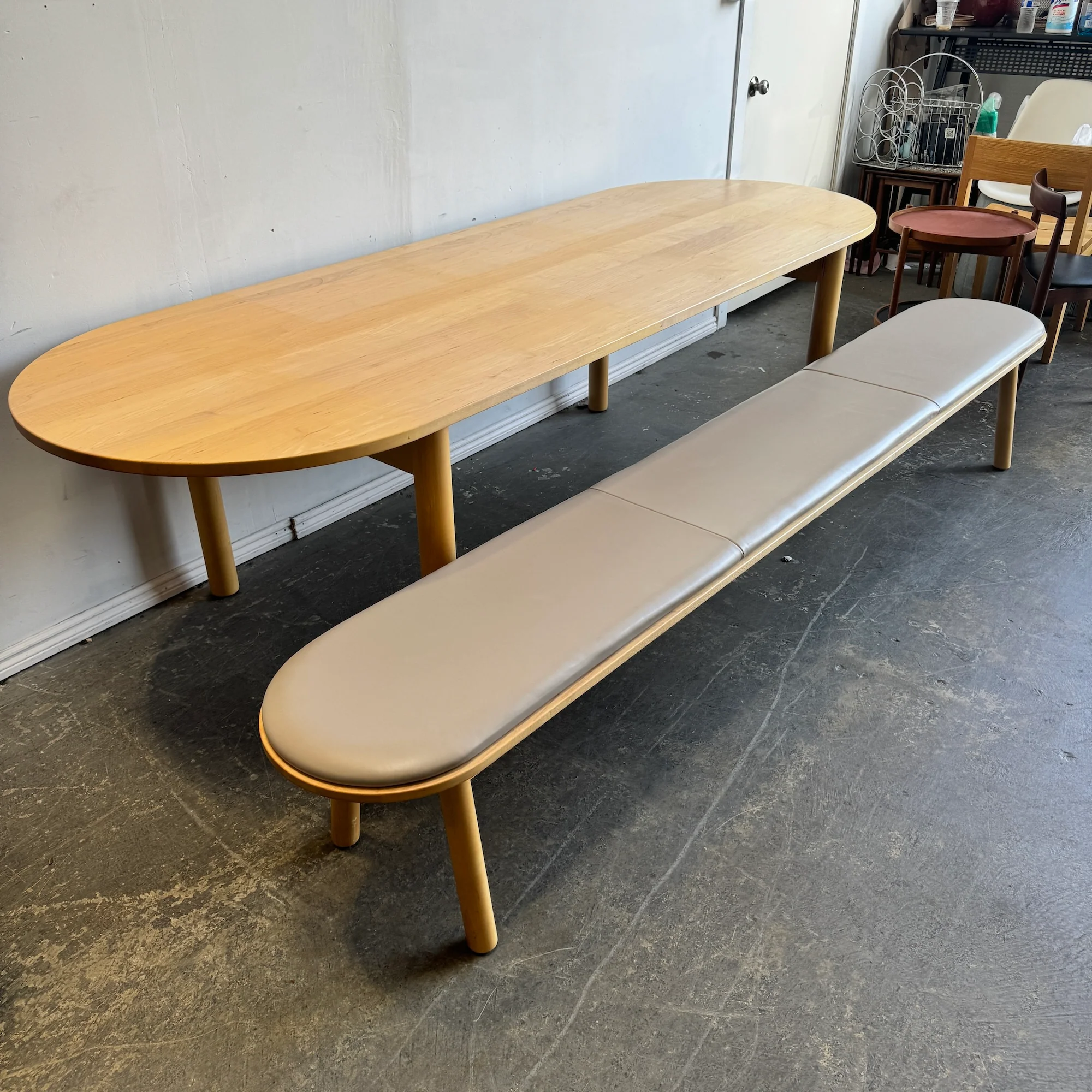 Corral Pill Dining table - Image 4