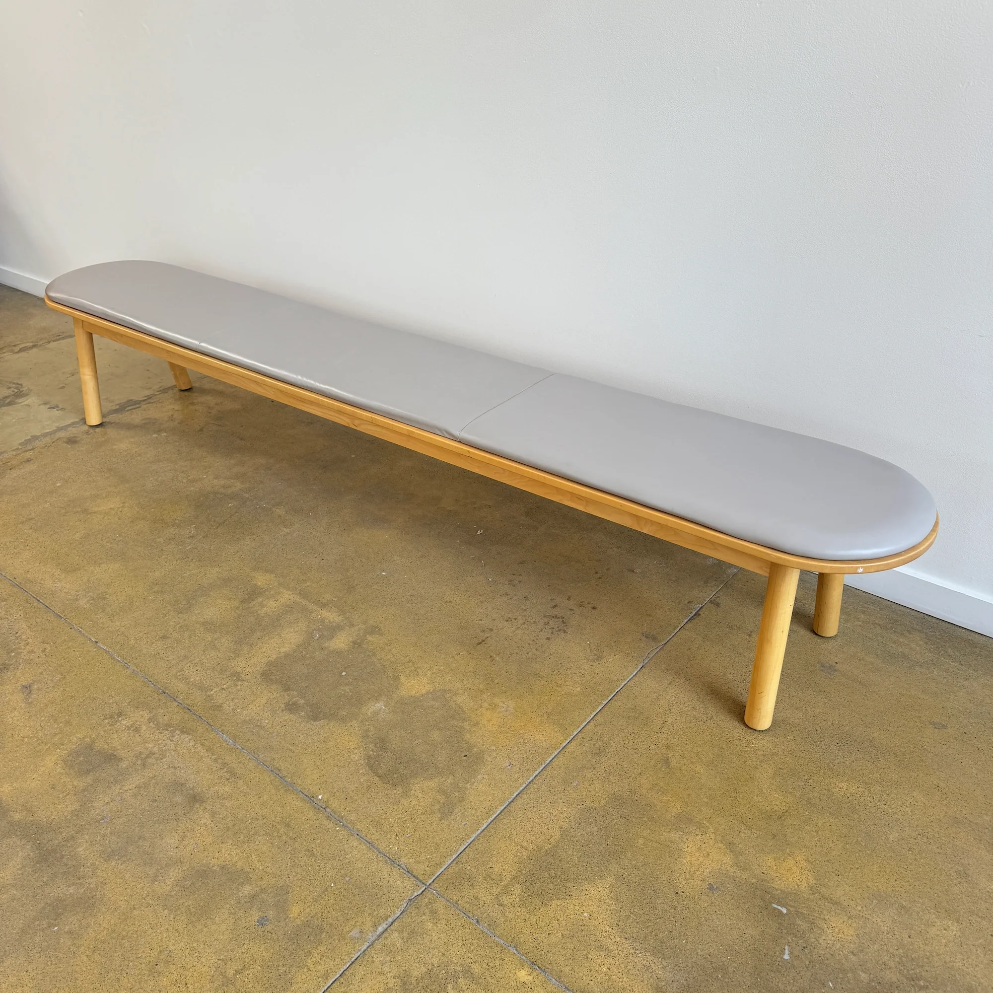 Corral Pill Extra Long leather upholstery bench - Image 2