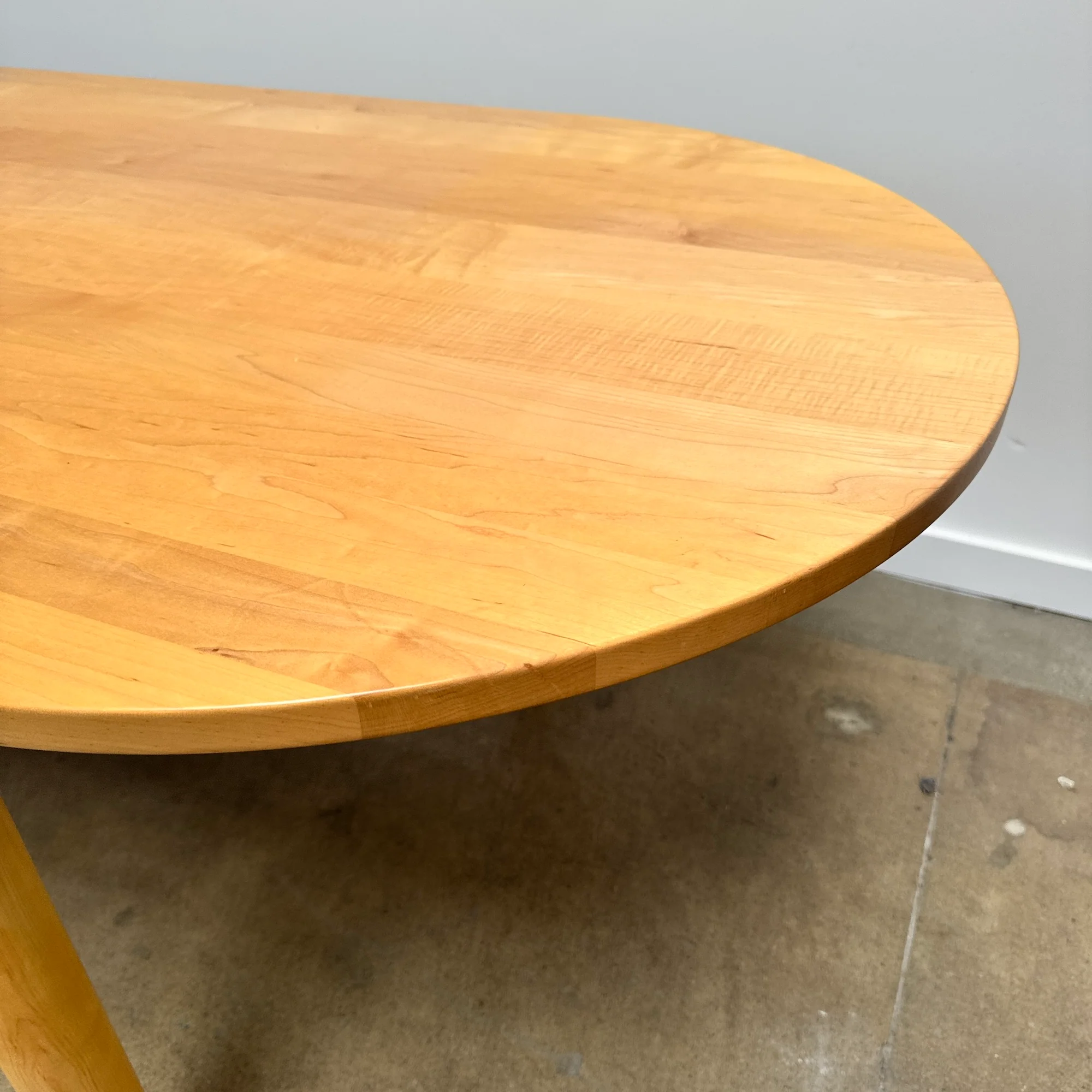 Corral Pill Shape Long 103' Dining table - Image 4