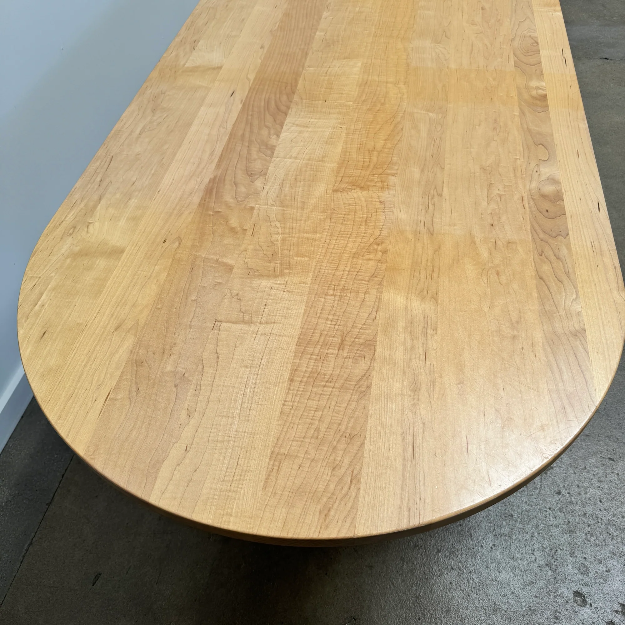 Corral Pill Shape Long 103' Dining table - Image 6