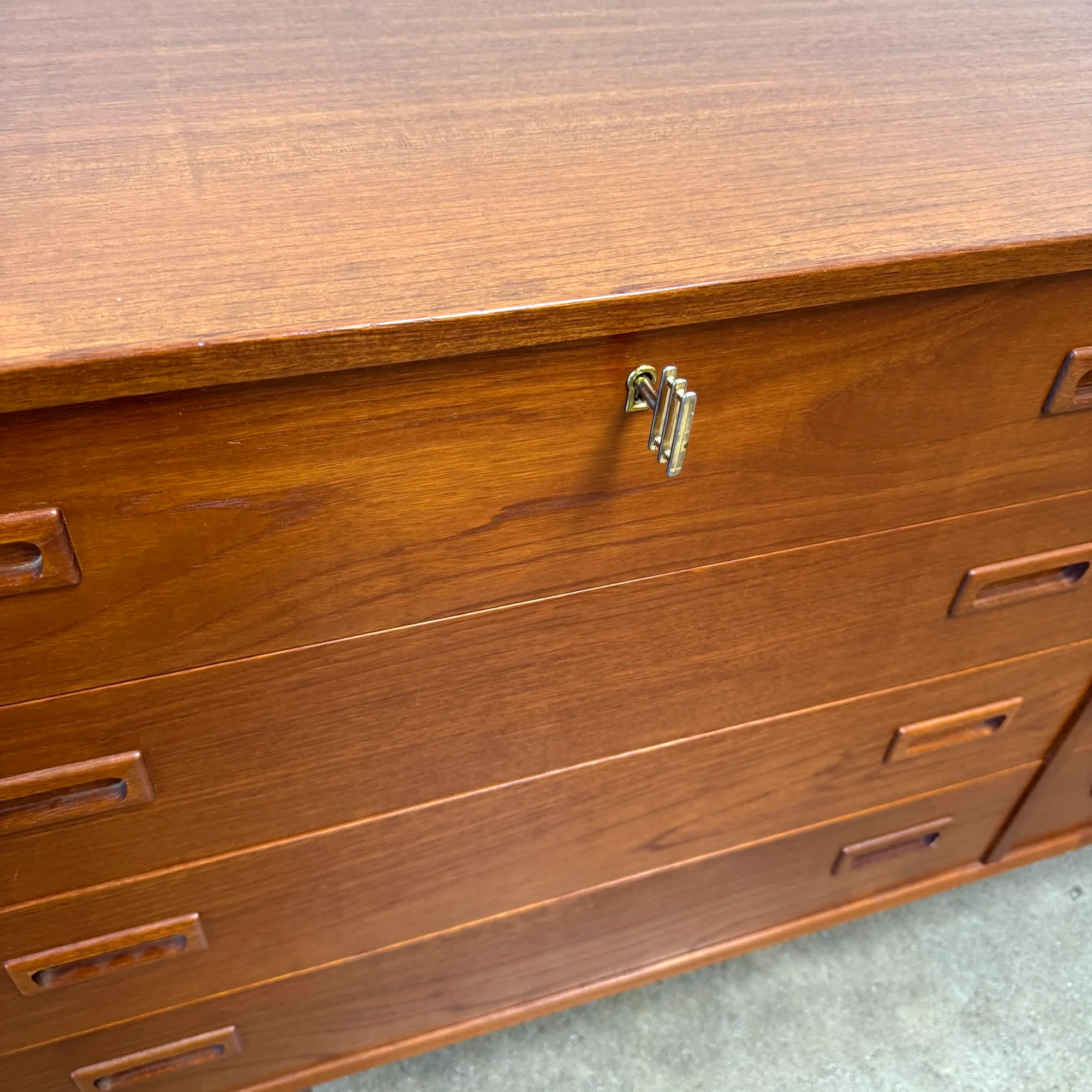Danish Modern 8 Drawer Low Teak Dresser - Image 4