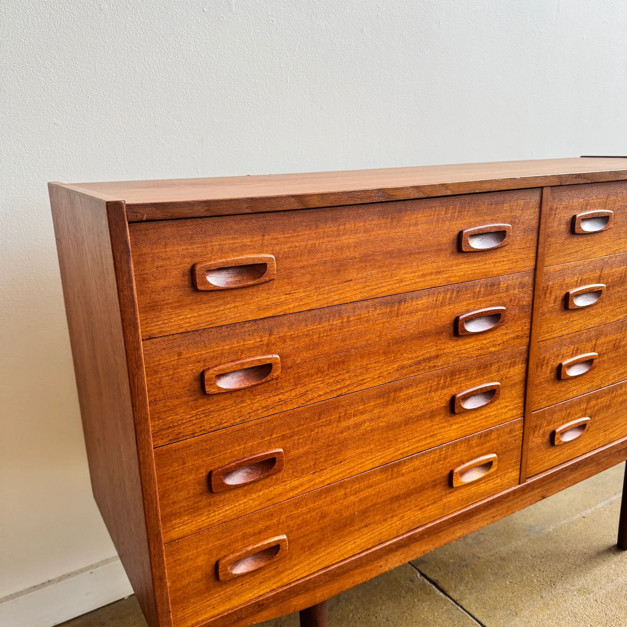 Danish Modern 8 Drawer Lowboy Dresser  (Refinished) - Image 4