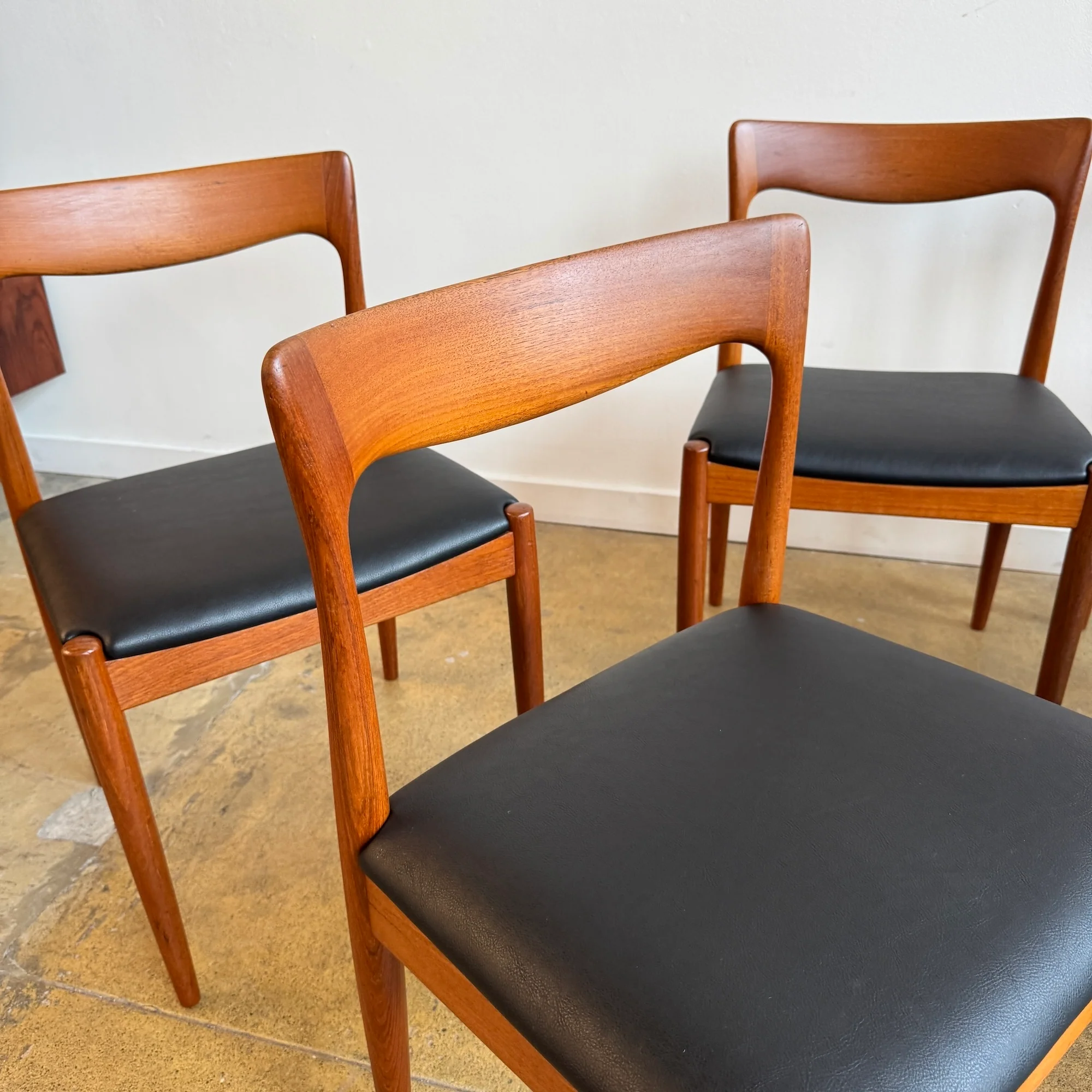 Danish Modern Arne Vodder Set of 6 Teak Dining Chairs for Vamo Sønderborg (Fully Restored) - Image 5
