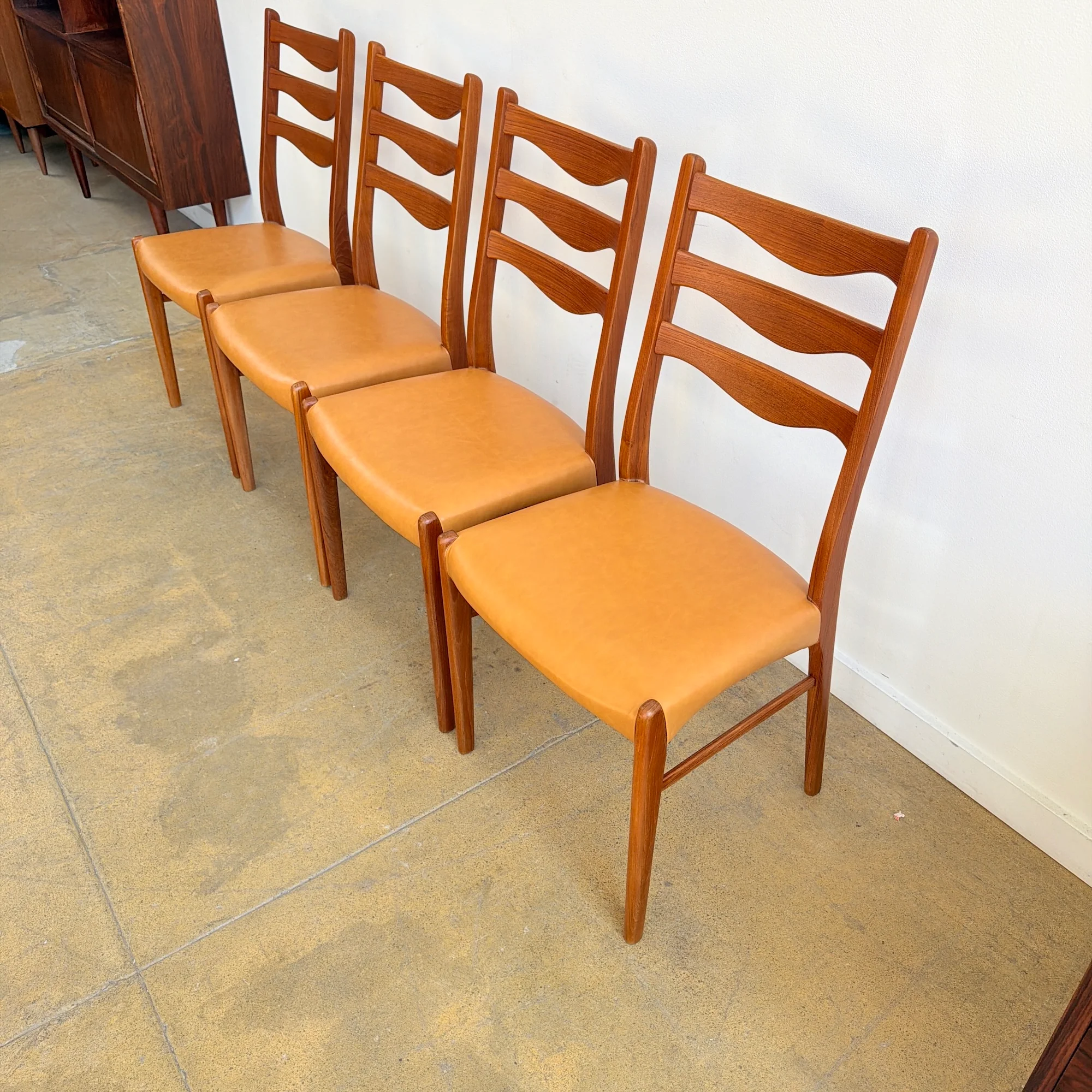 Danish Modern Arne Wahl set of 4 Teak chairs for Glyngøre - Image 4