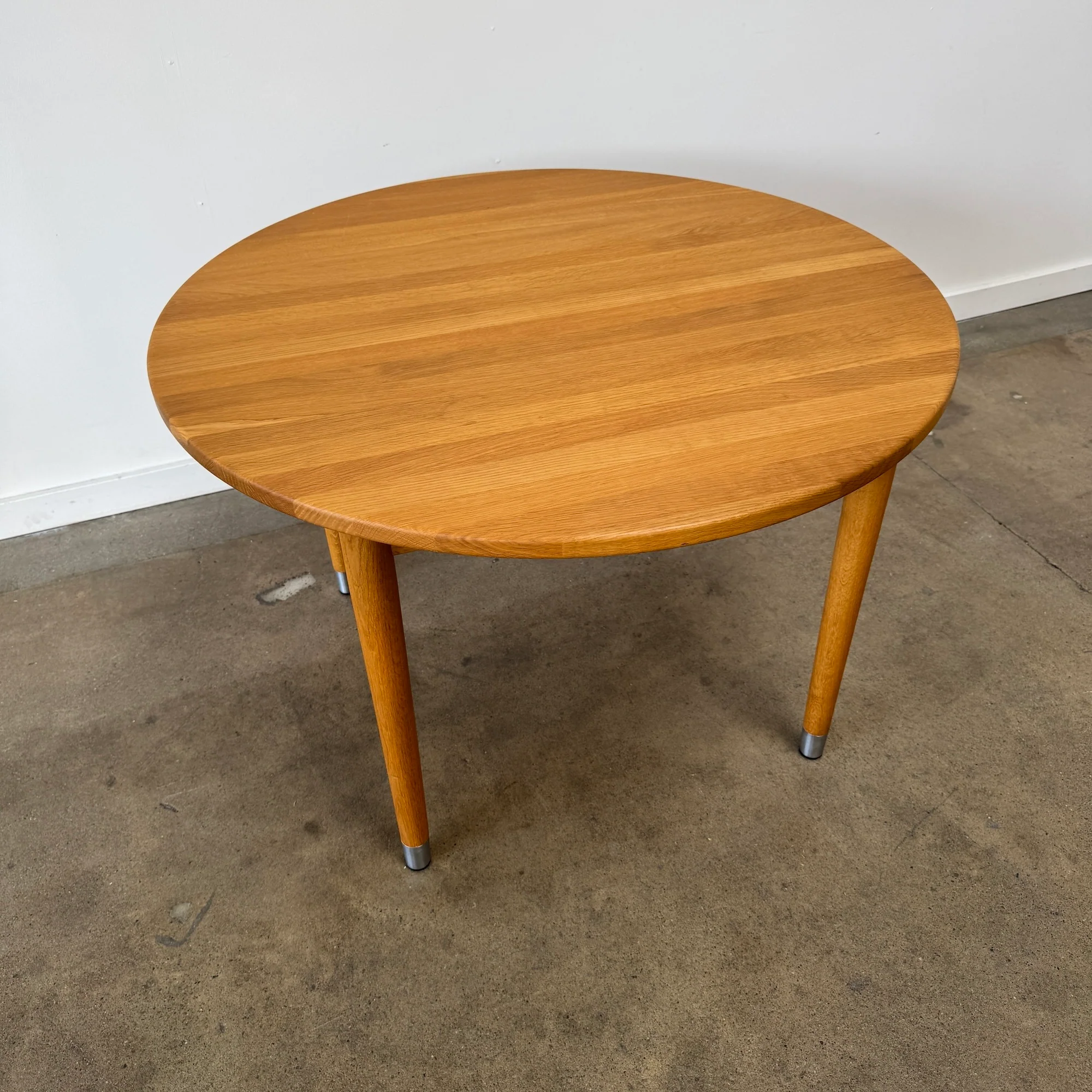 Danish Modern Brødrene  Andersen Mobelsndkeri Oak Round Dining Table - Image 2