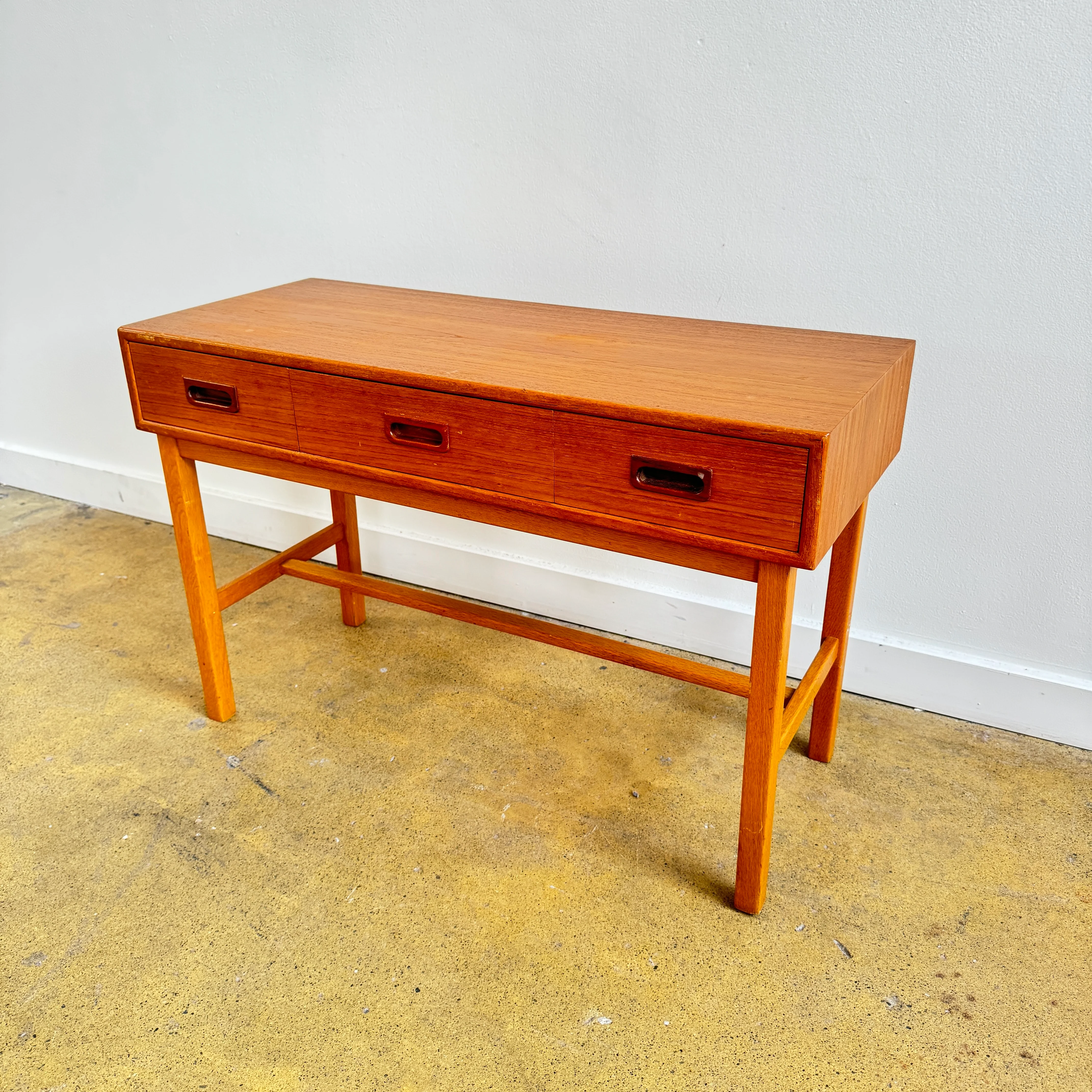 Danish Modern Entryway small teak console - Image 3
