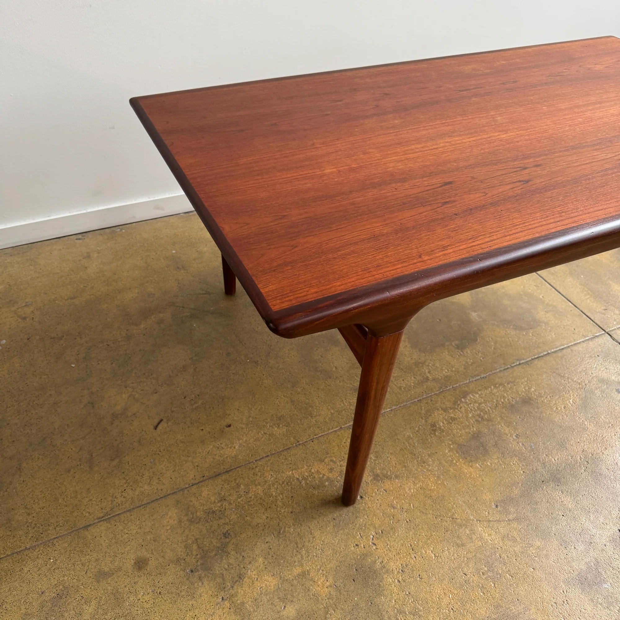 Danish Modern Expandable Dining Table by Johannes Andersen for Uldum Møbelfabrik - Image 4