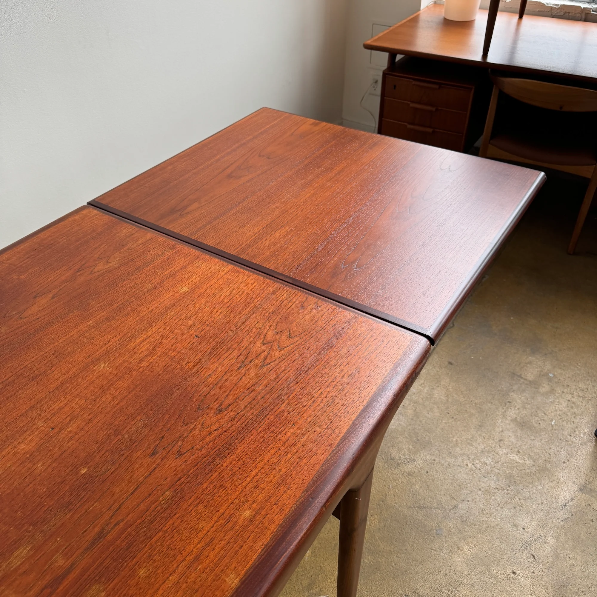 Danish Modern Expandable Dining Table by Johannes Andersen for Uldum Møbelfabrik - Image 9
