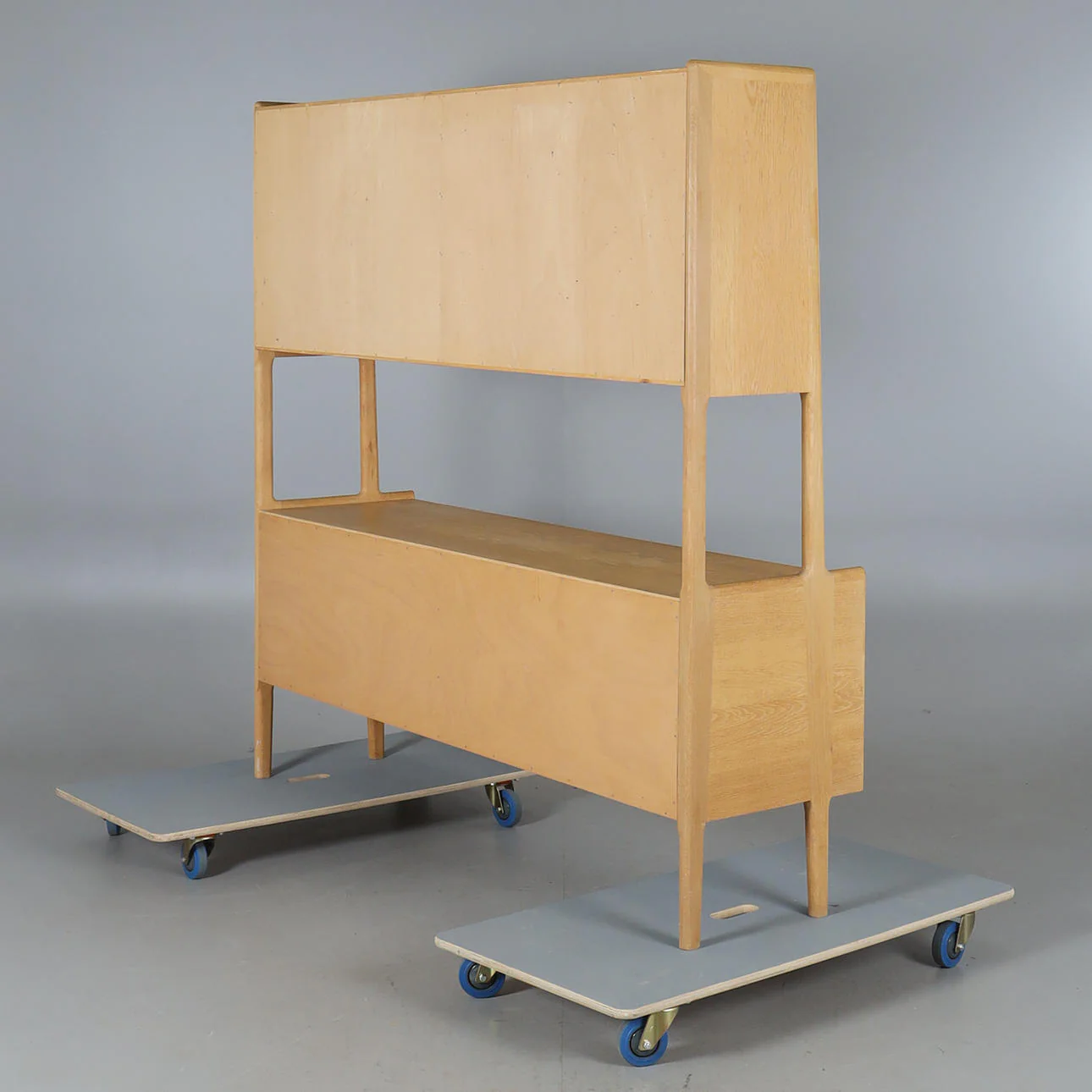 Danish Modern Hans J. Wegner RY20 cabinet - Image 3
