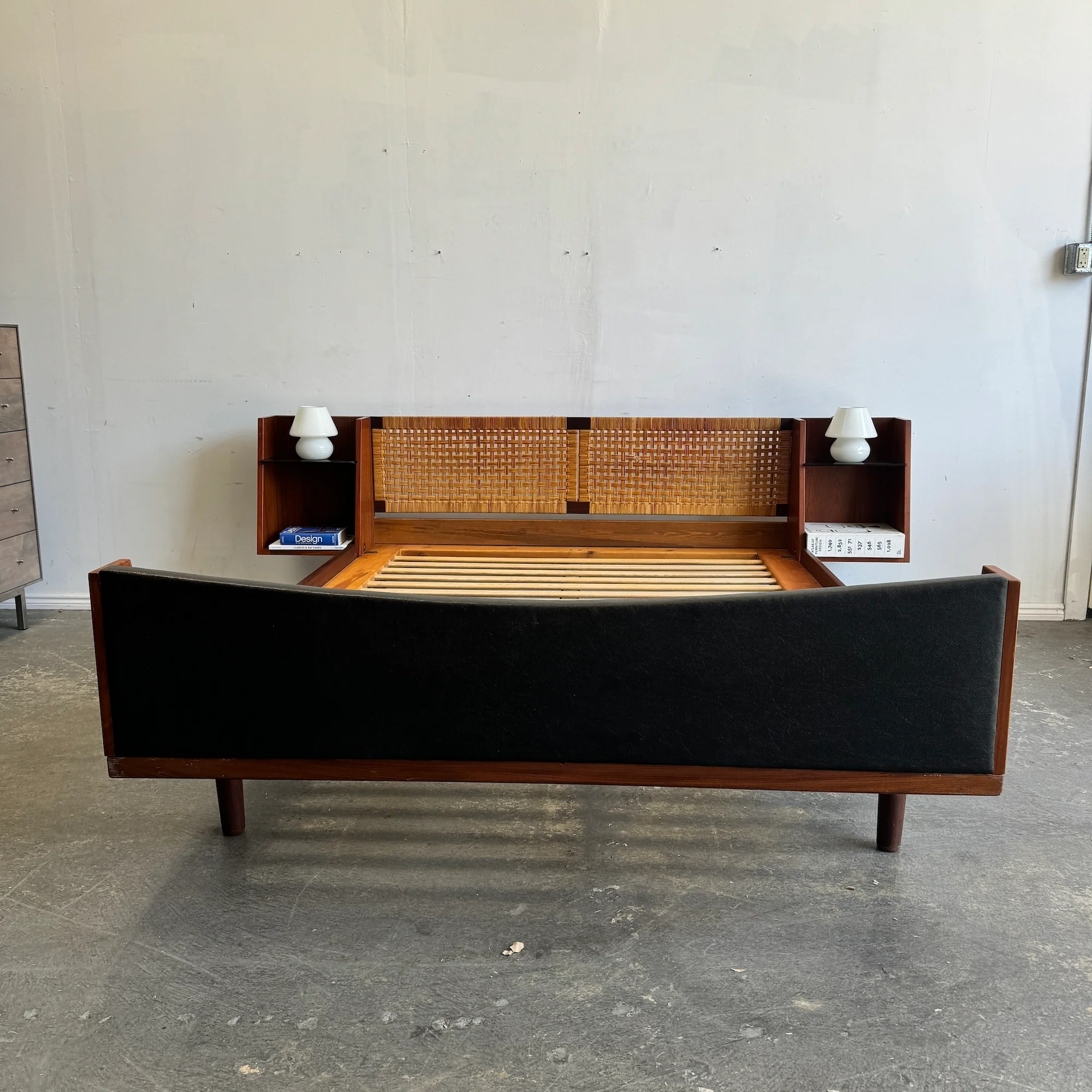 Danish Modern Hans Wegner GE 701 Queen Bed by Getama - Image 2