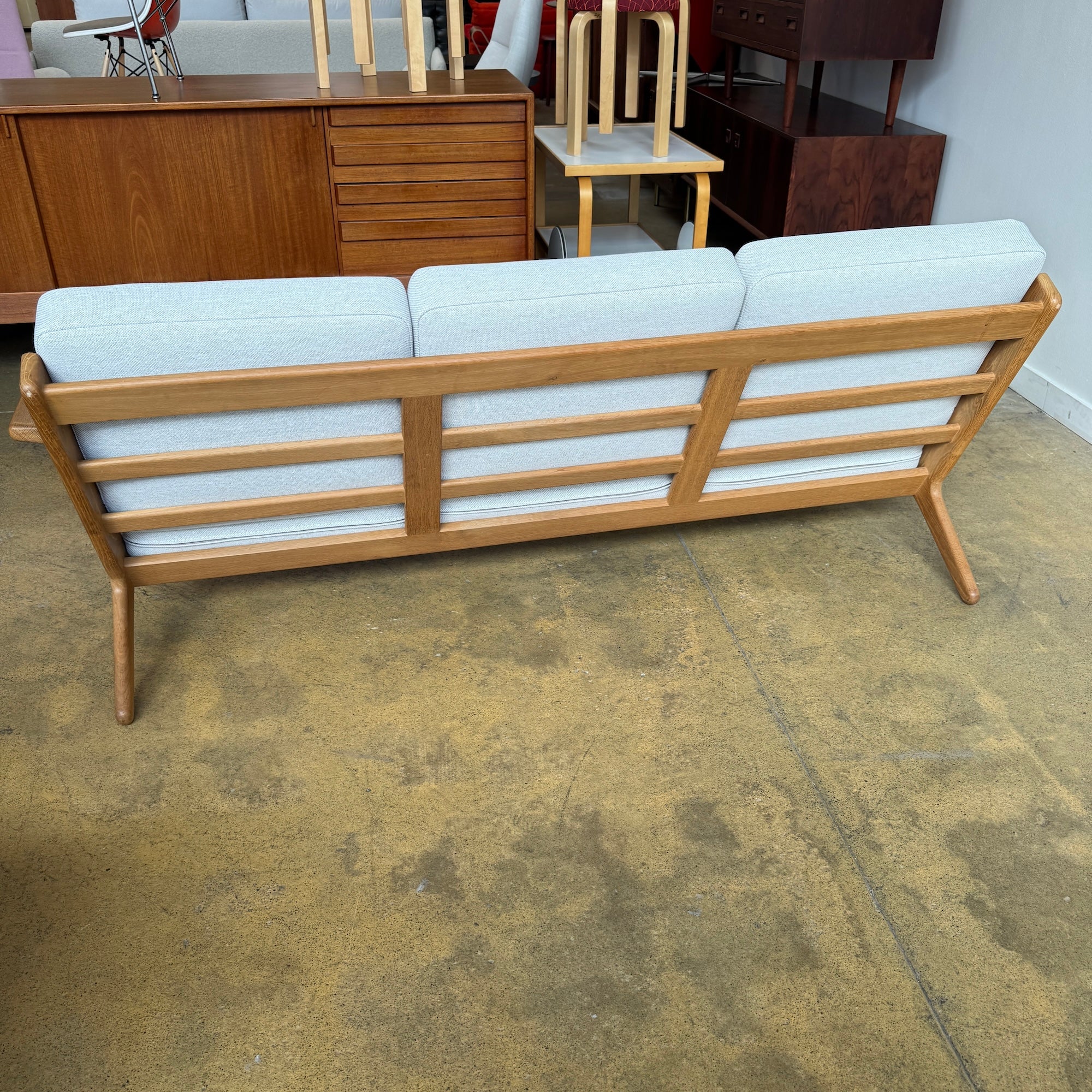 Danish Modern Hans Wegner GE290 Oak Sofa for Getama - Image 5