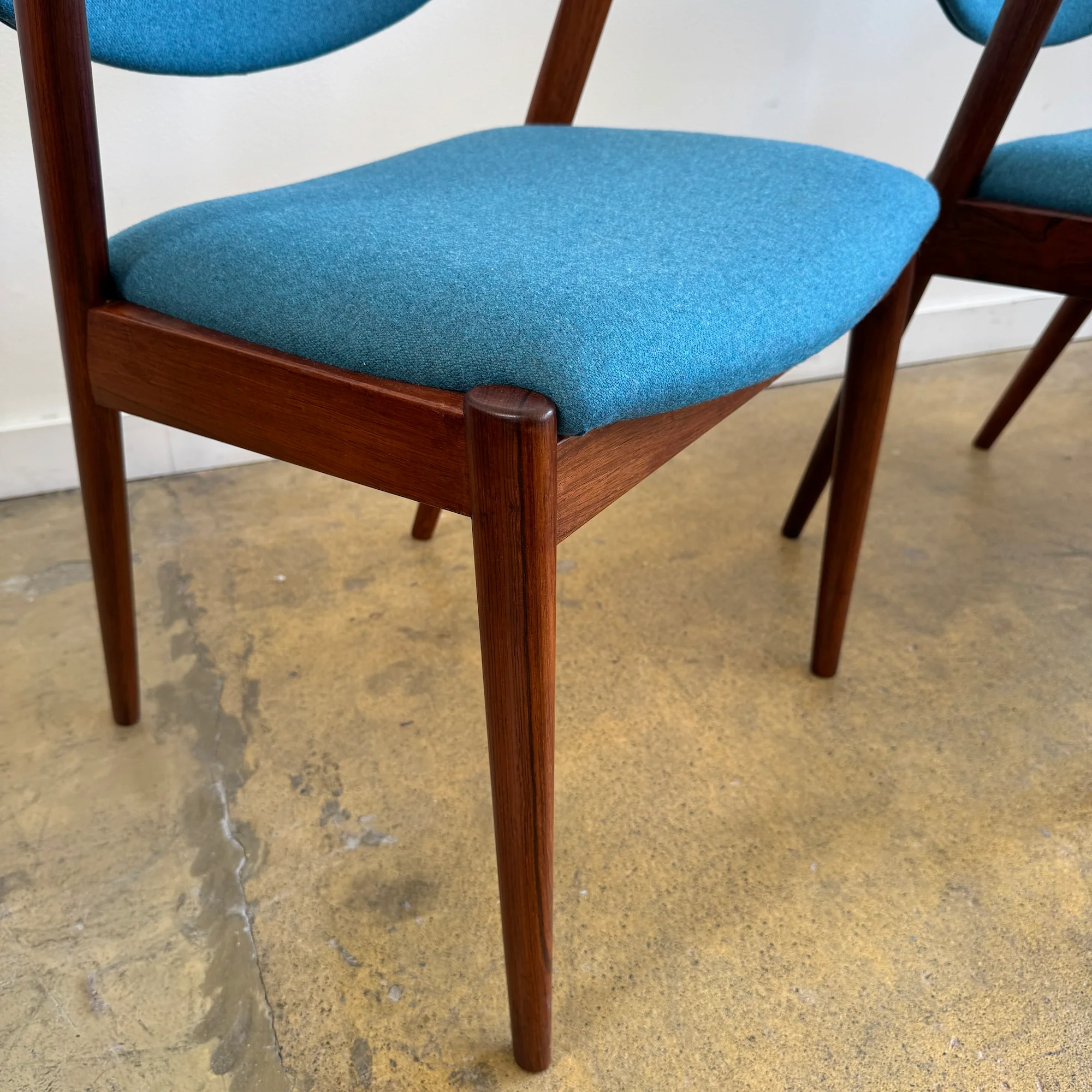 Danish Modern Kai Kristiansen set of 4 Rosewood Model 42 Dining Chairs (Fully Restored) - Image 8