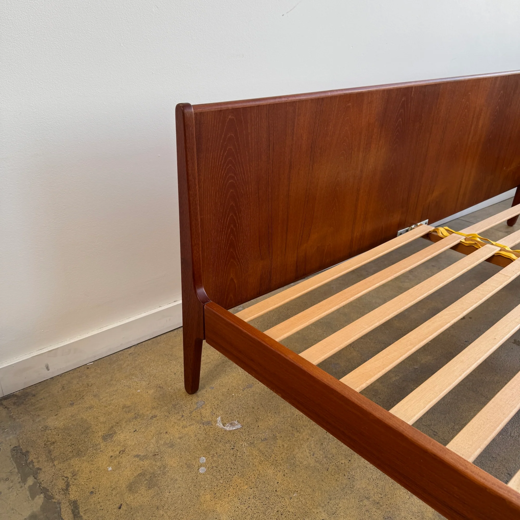 Danish Modern King Bed by Hans Wegner for Getama - Image 10