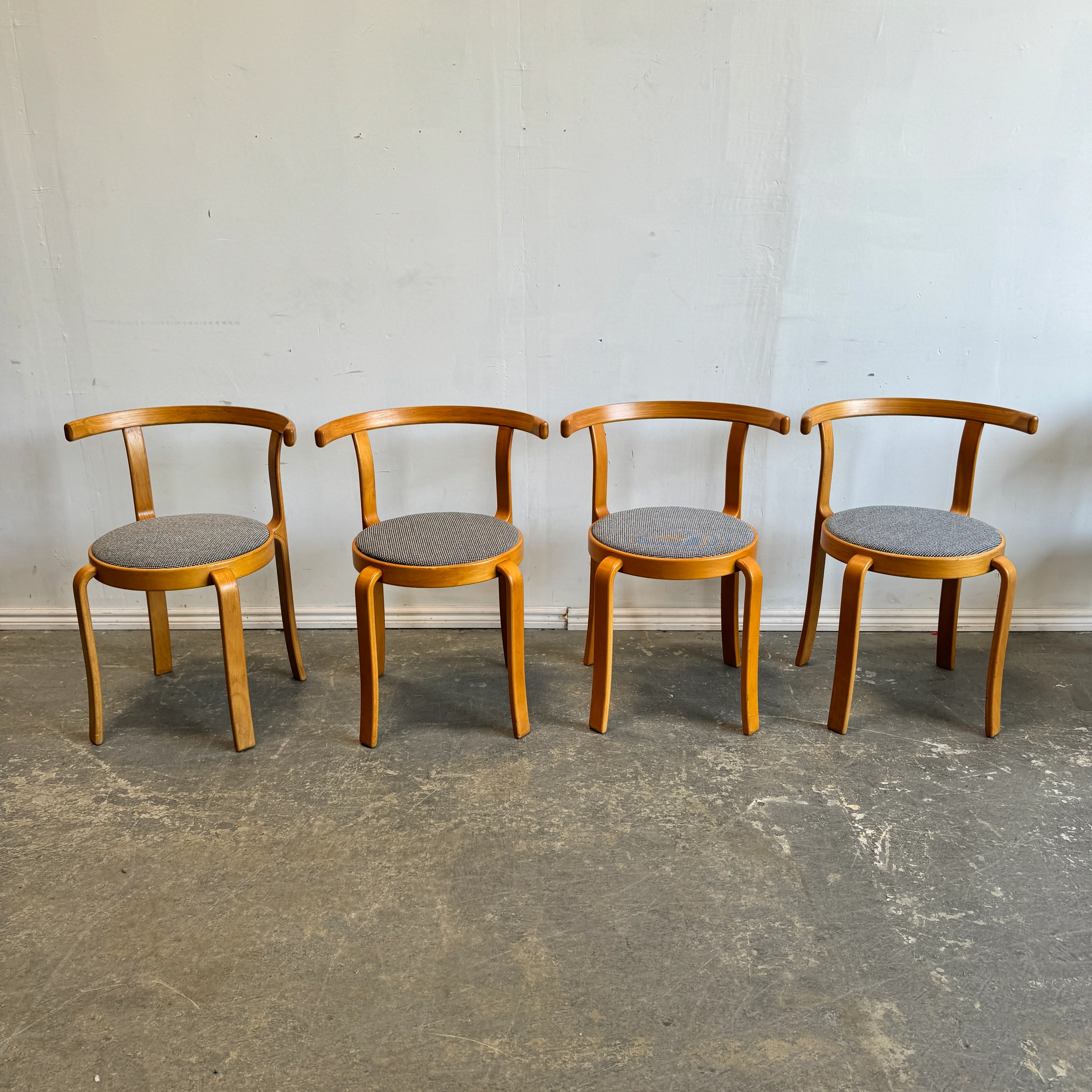 Danish Modern Model 8000 Magnus Olesen set of 4 dining chairs - Image 3