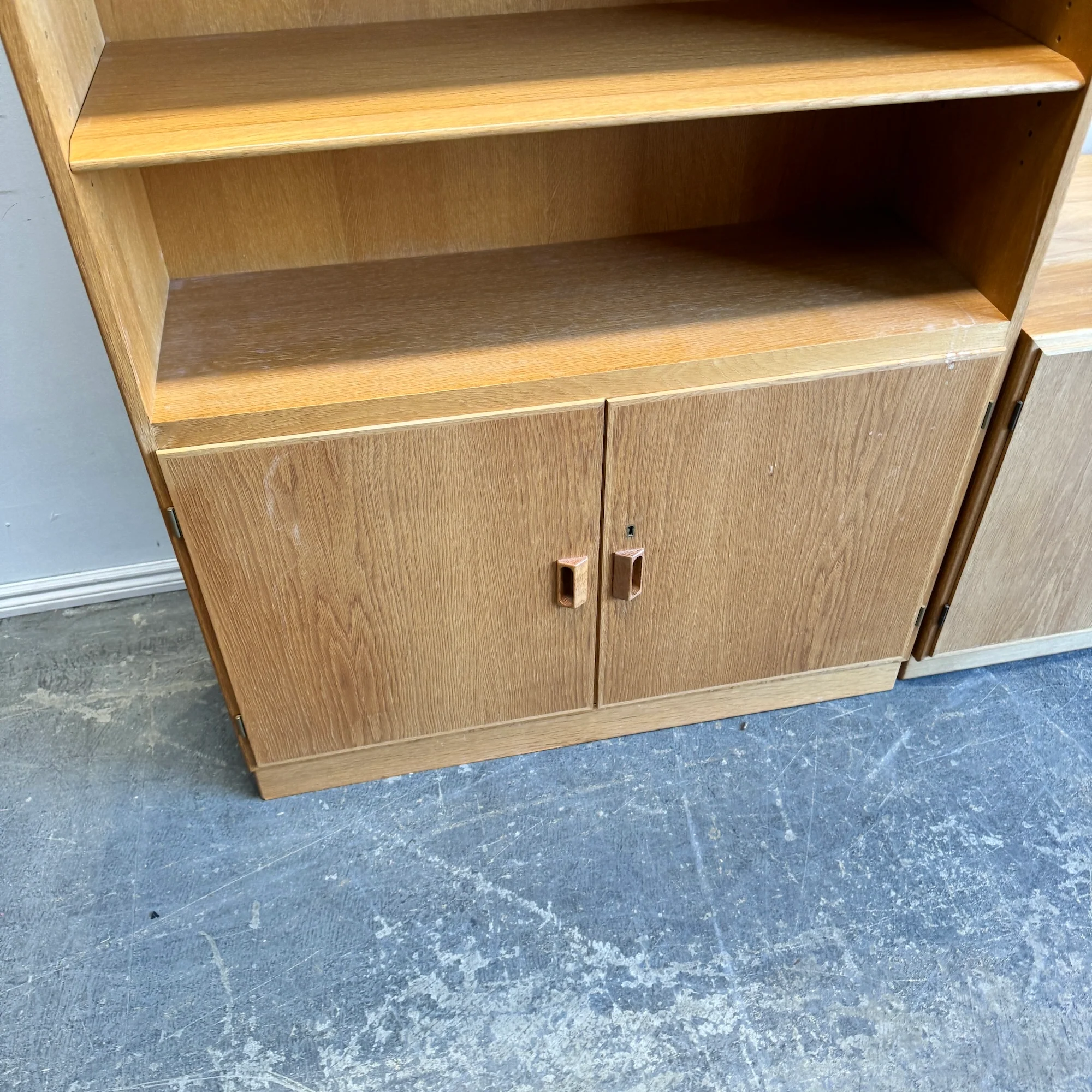 Danish Modern Oak Bookcase by Børge Mogensen for Soborg Mobler - Image 5