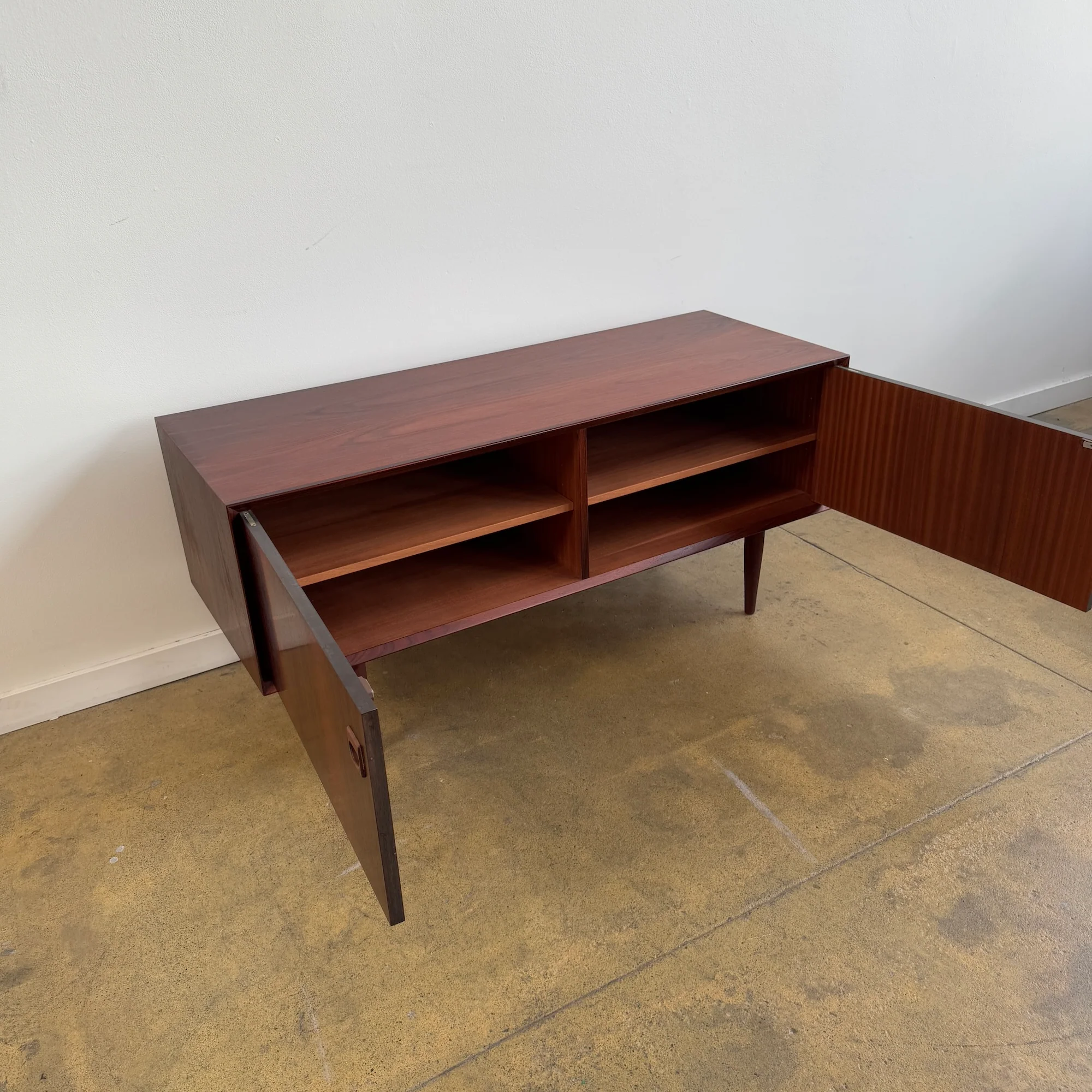 Danish Modern Rosewood Brouer Low Sideboard - Image 6