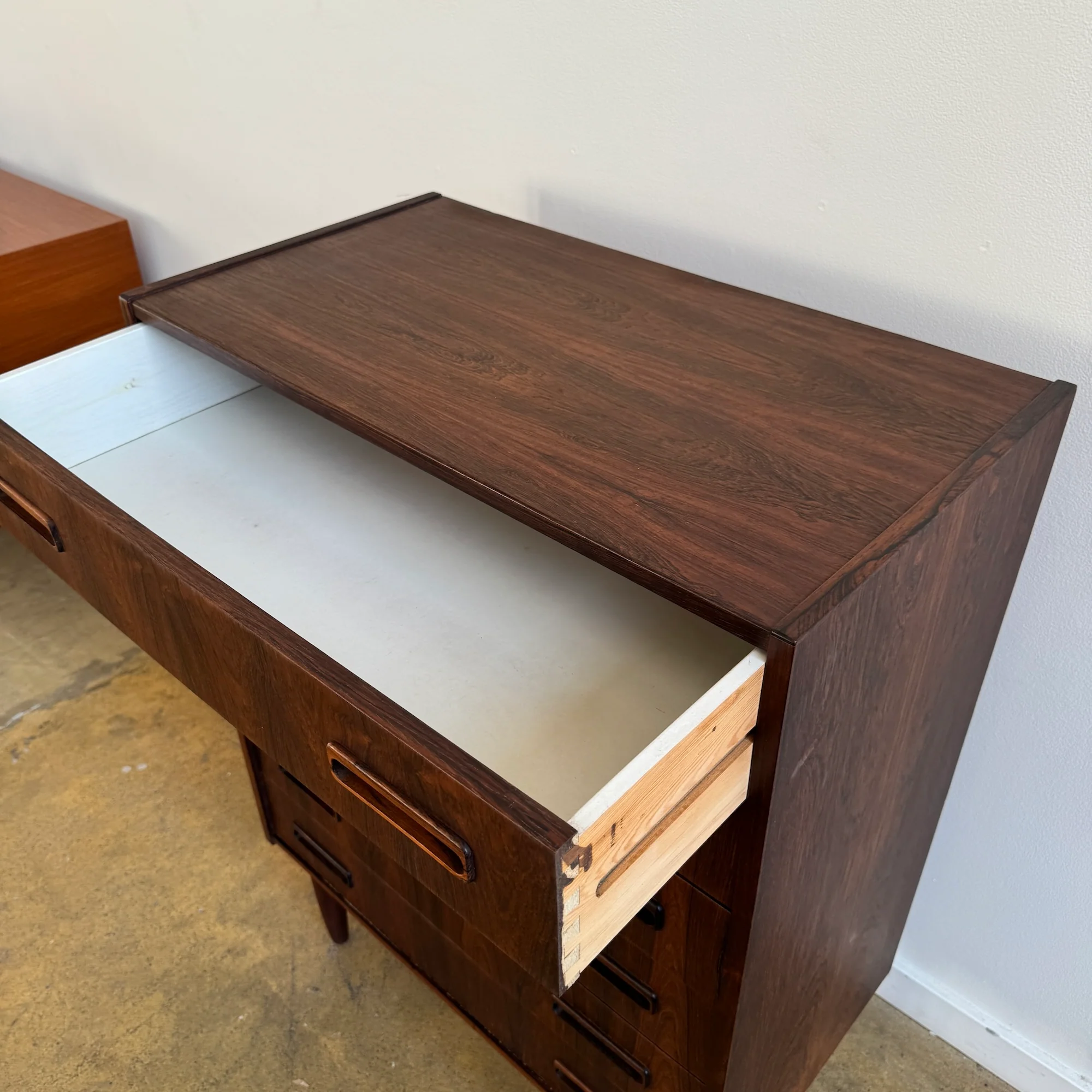 Danish Modern Rosewood Dresser by E. Jensen & J. Andersen for Westergaard Mobelfabrik - Image 4
