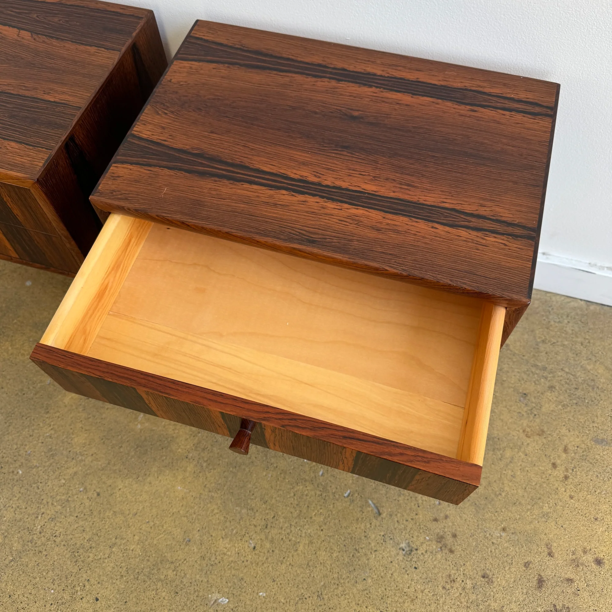 Danish Modern Rosewood set of 2 nightstands - Image 6