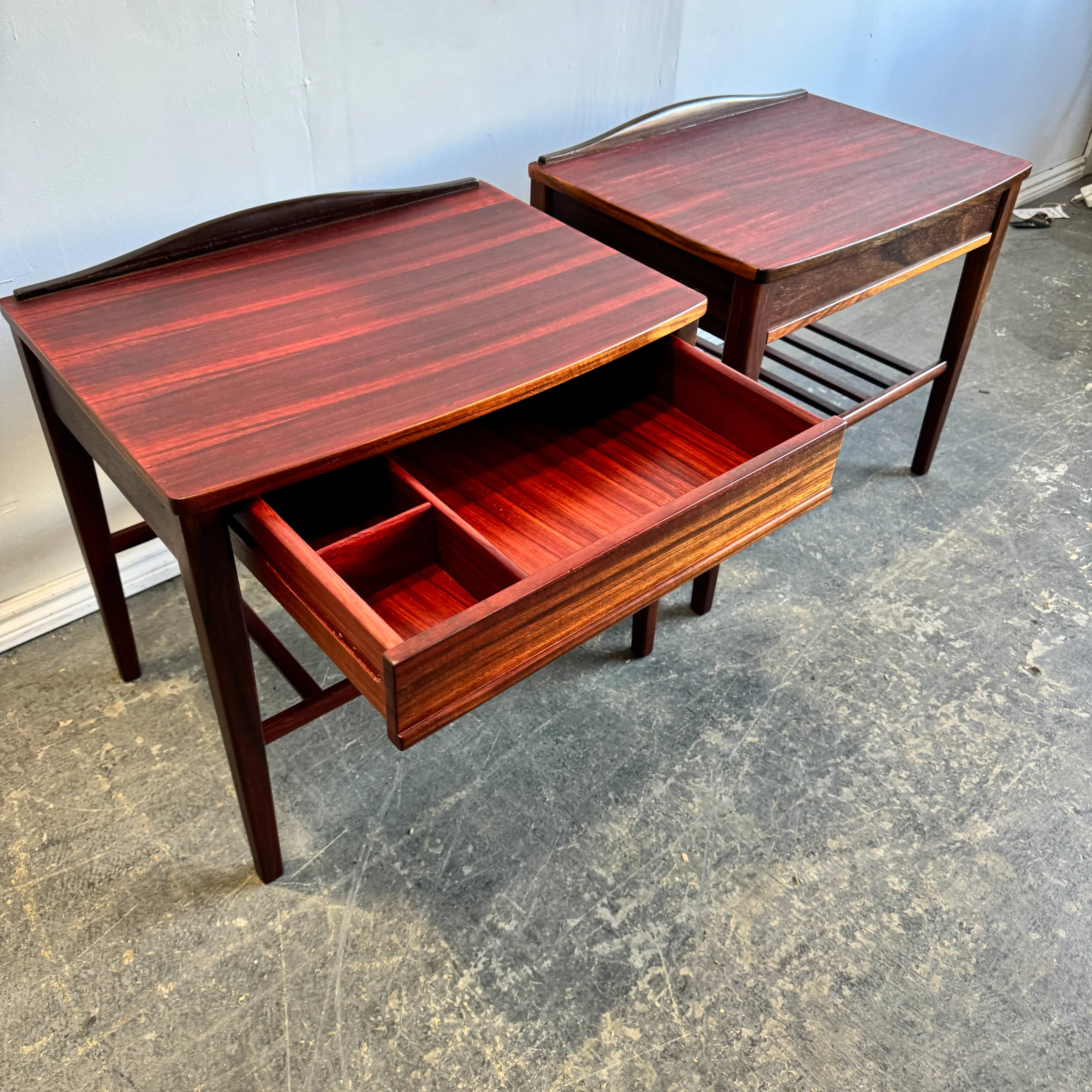 Danish Modern set of 2 Rosewood Nightstands - Image 2