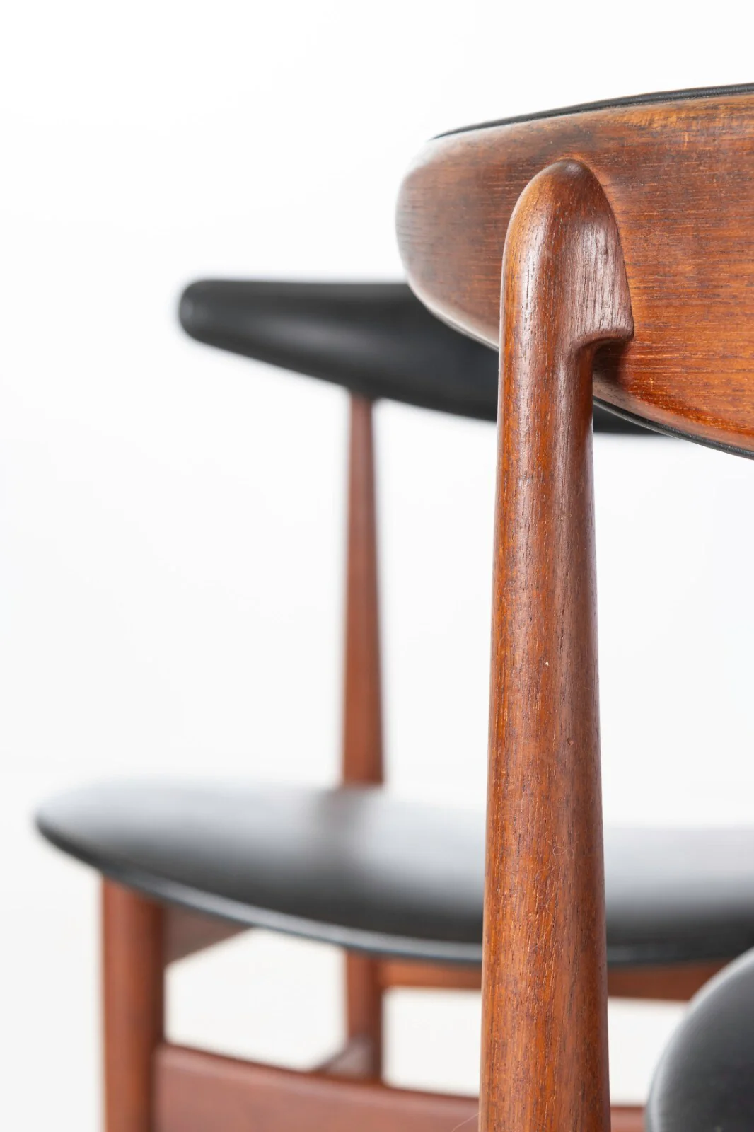 Danish Modern Set of 4 Curved chairs by V.S. Denmark - Image 5