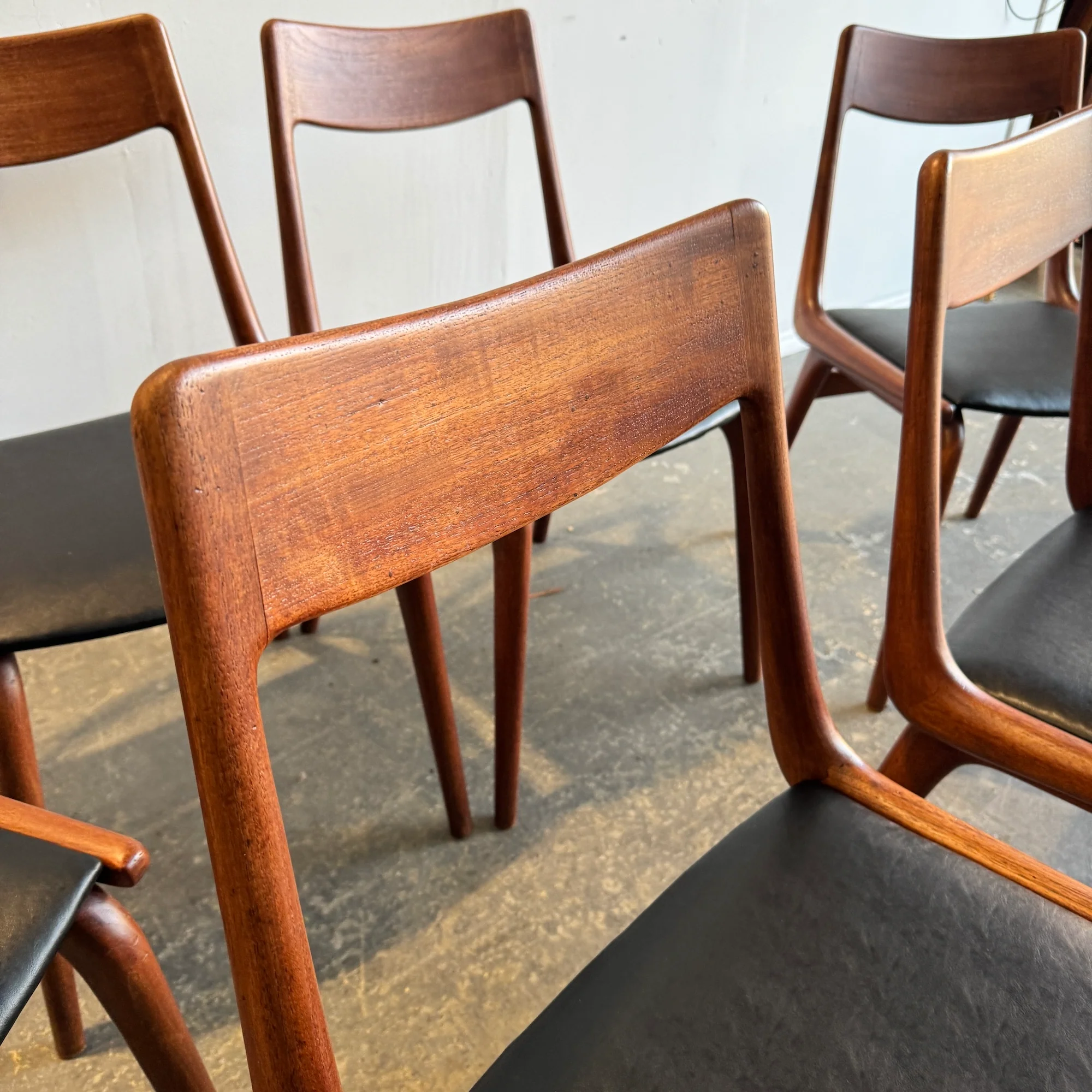 Danish Modern set of 6 "Boomerang" chairs & Expandable Dining table by Alfred Christensen for Slagelse - Image 11