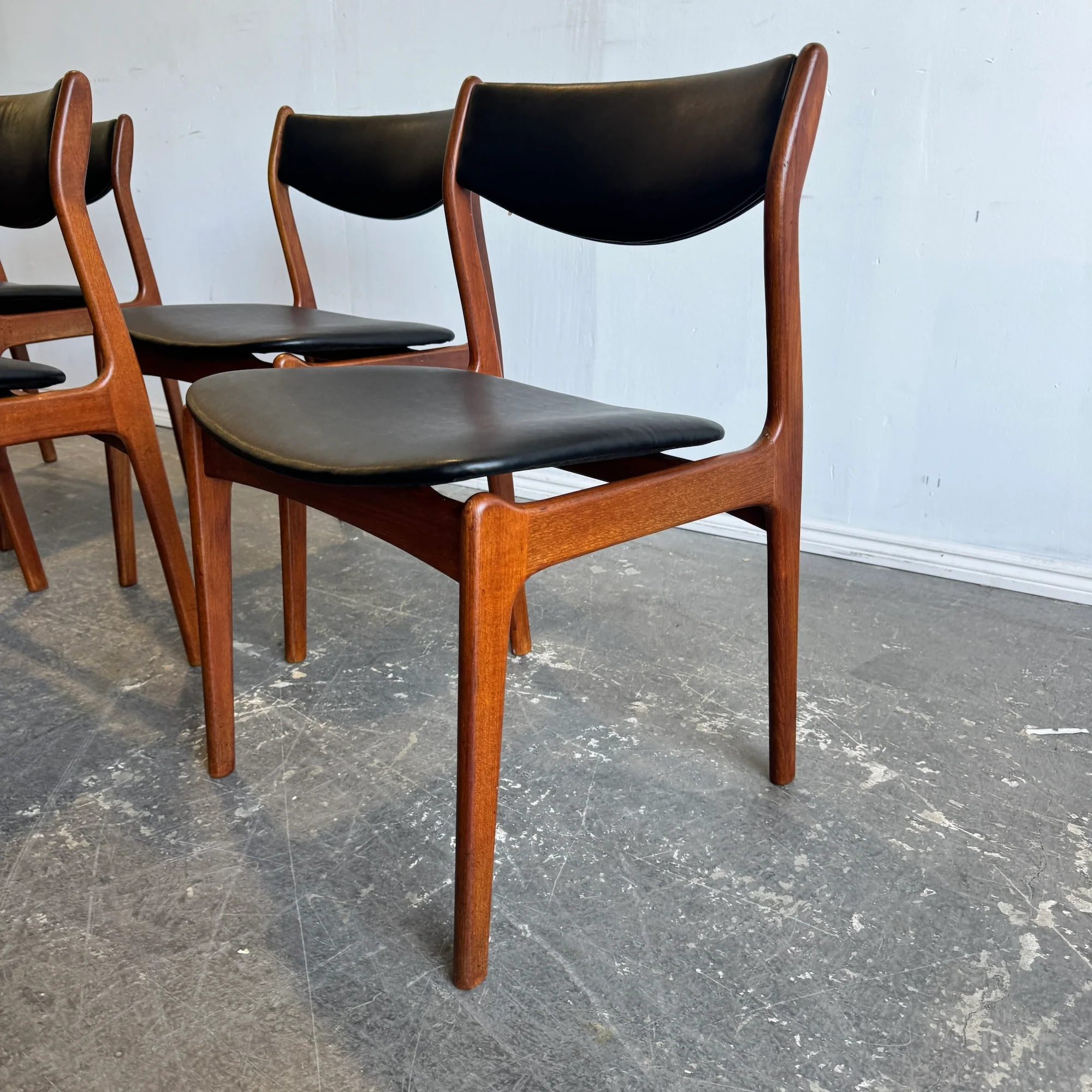 Danish Modern set of 6 Erik Buch teak dining chairs - Image 4