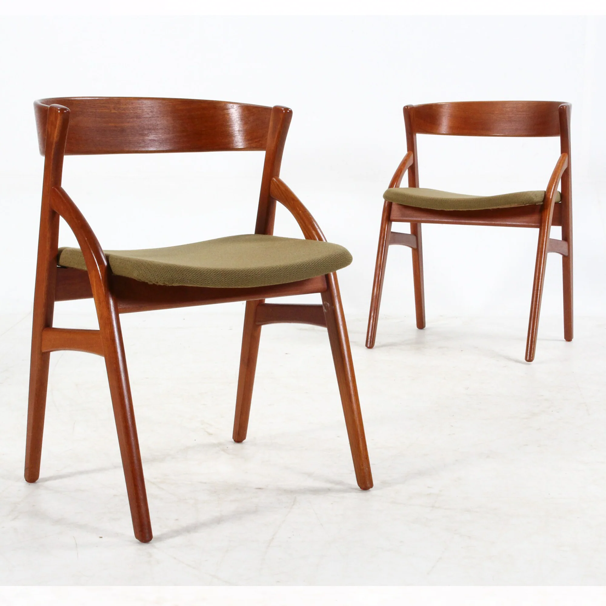 Danish Modern set of 6 teak chairs by Dyrlund - Image 2