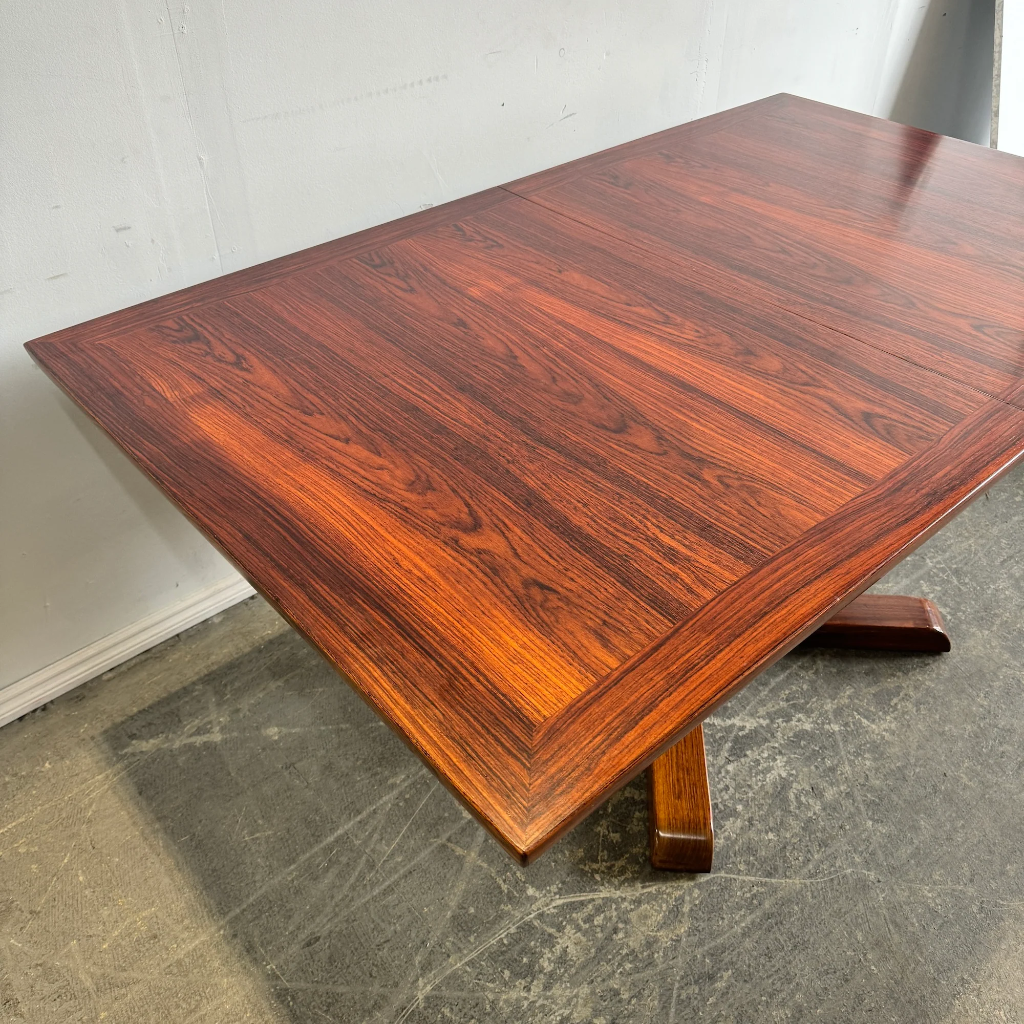 Danish Modern Skovby Rosewood Extandable dining table with two leaf - Image 3