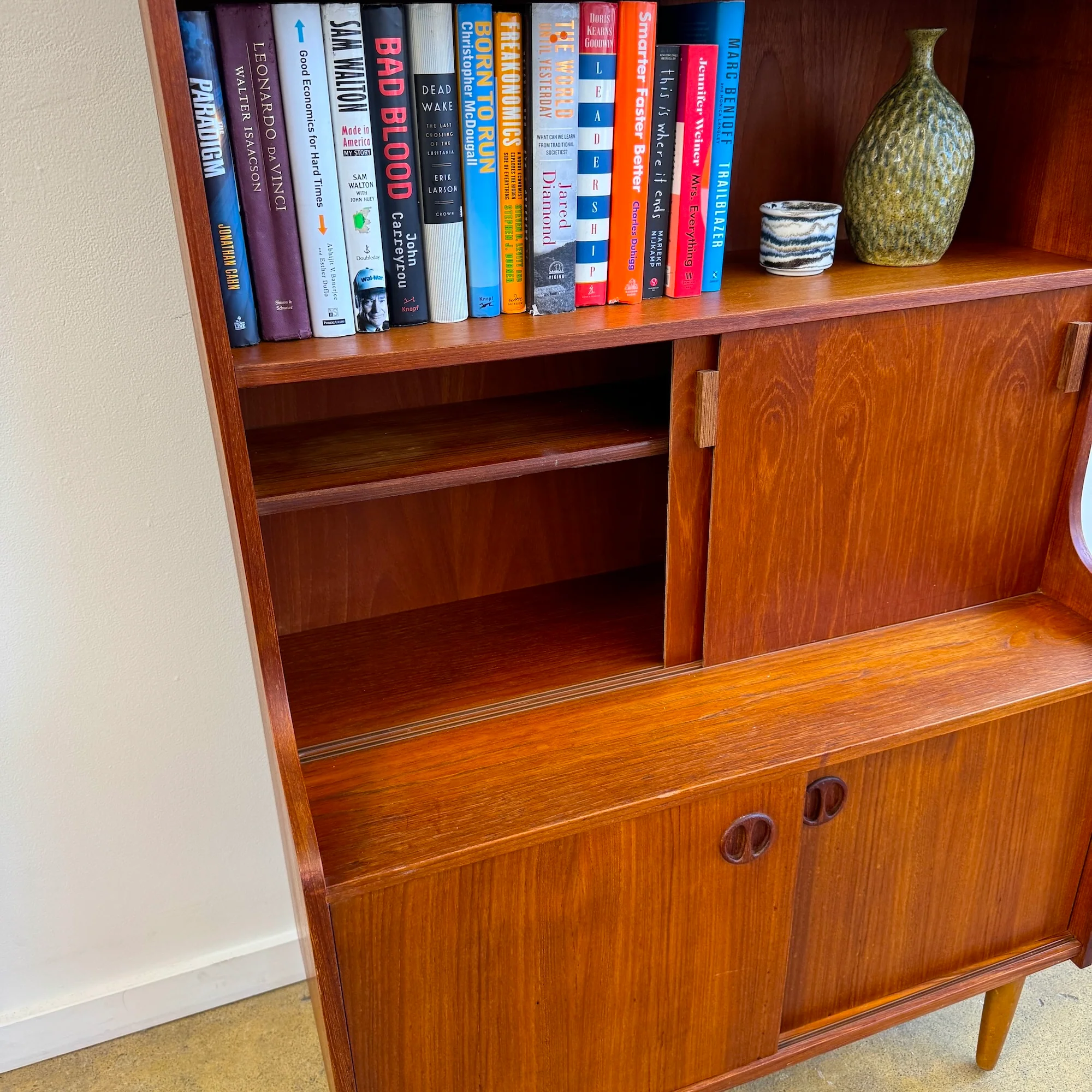 Danish Modern Tall Teak Bookcase with Credenza Base - Image 7