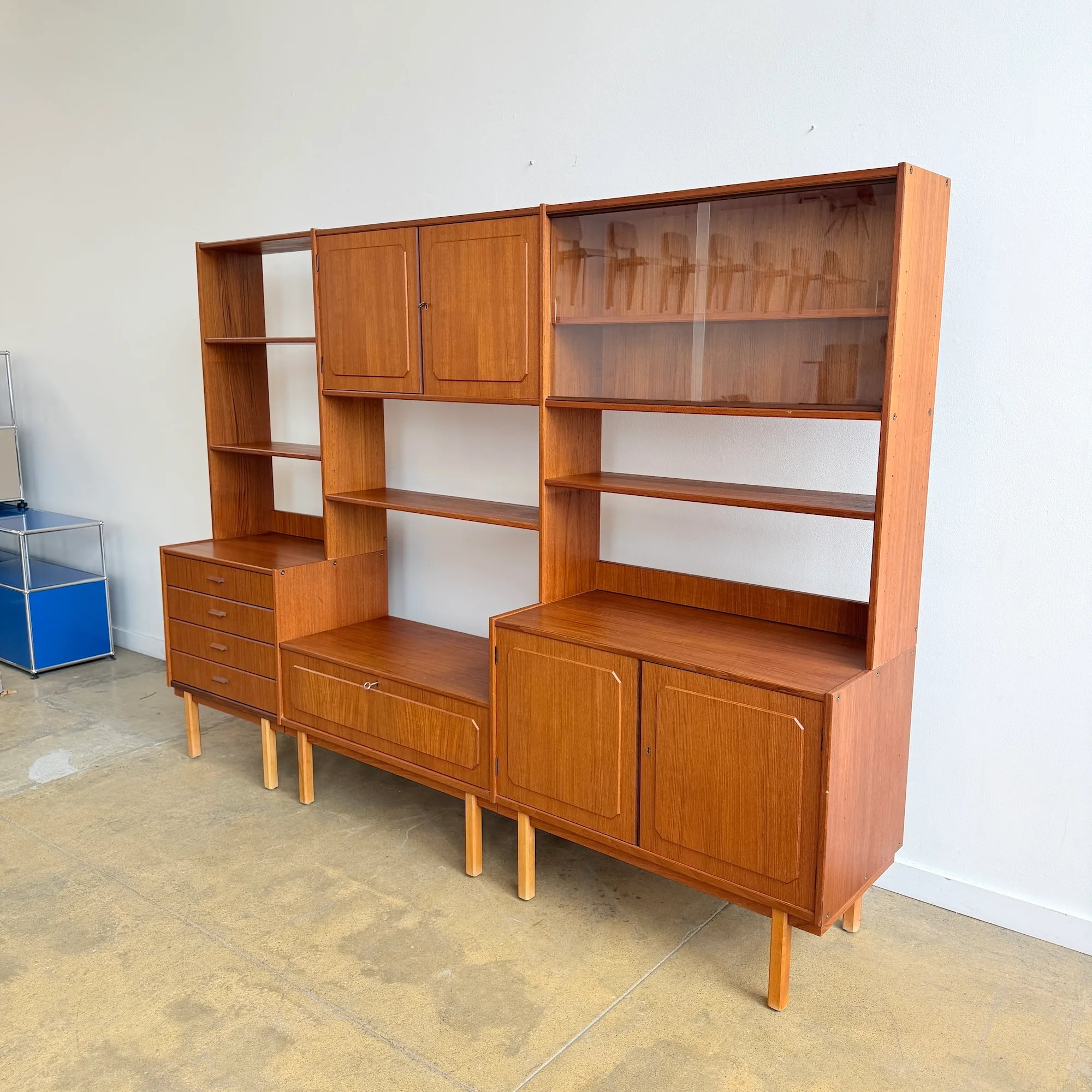 Danish Modern Teak 3 Bay Free Standing Shelving - Image 2