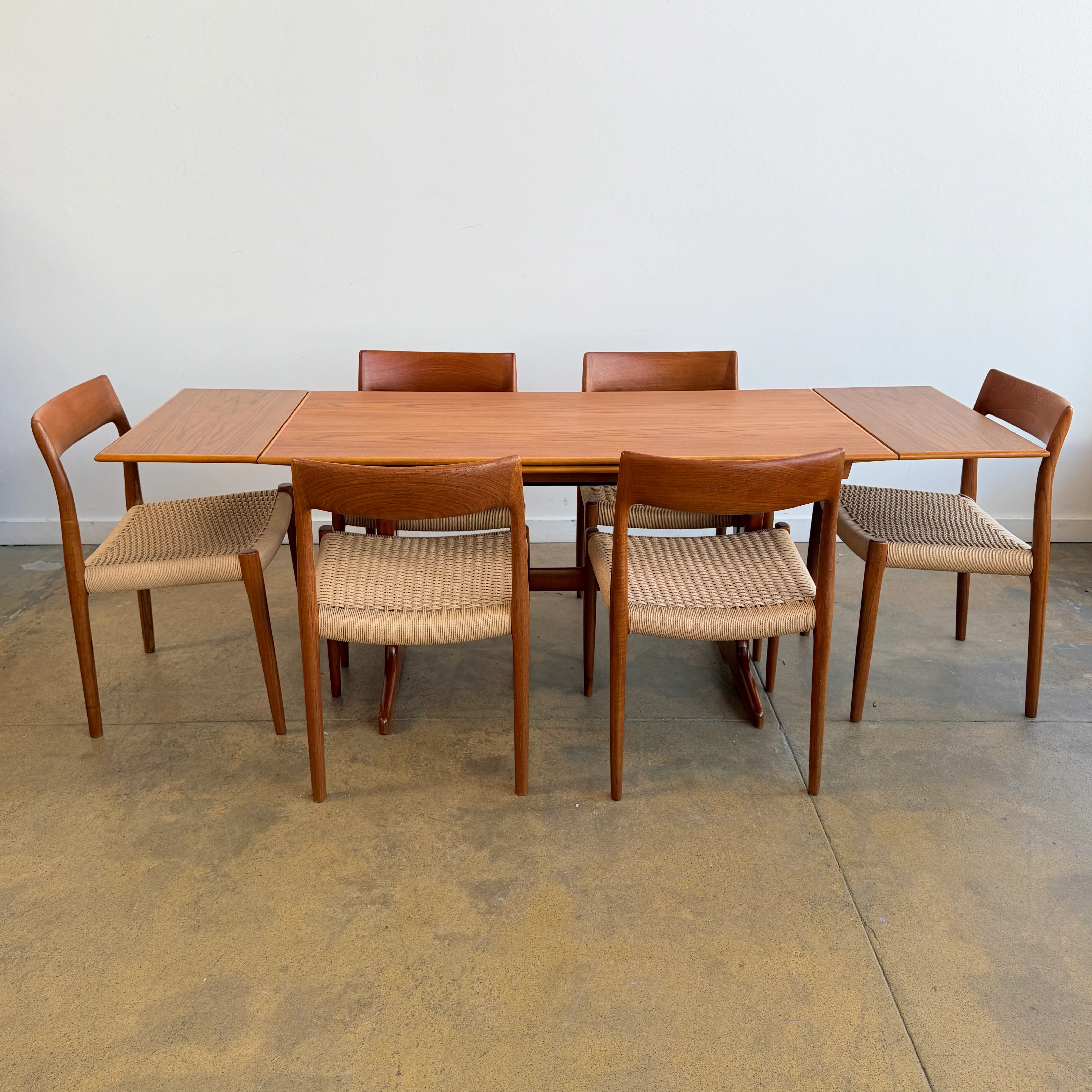Danish Modern Teak Convertible Coffee to Dining Table - Image 4