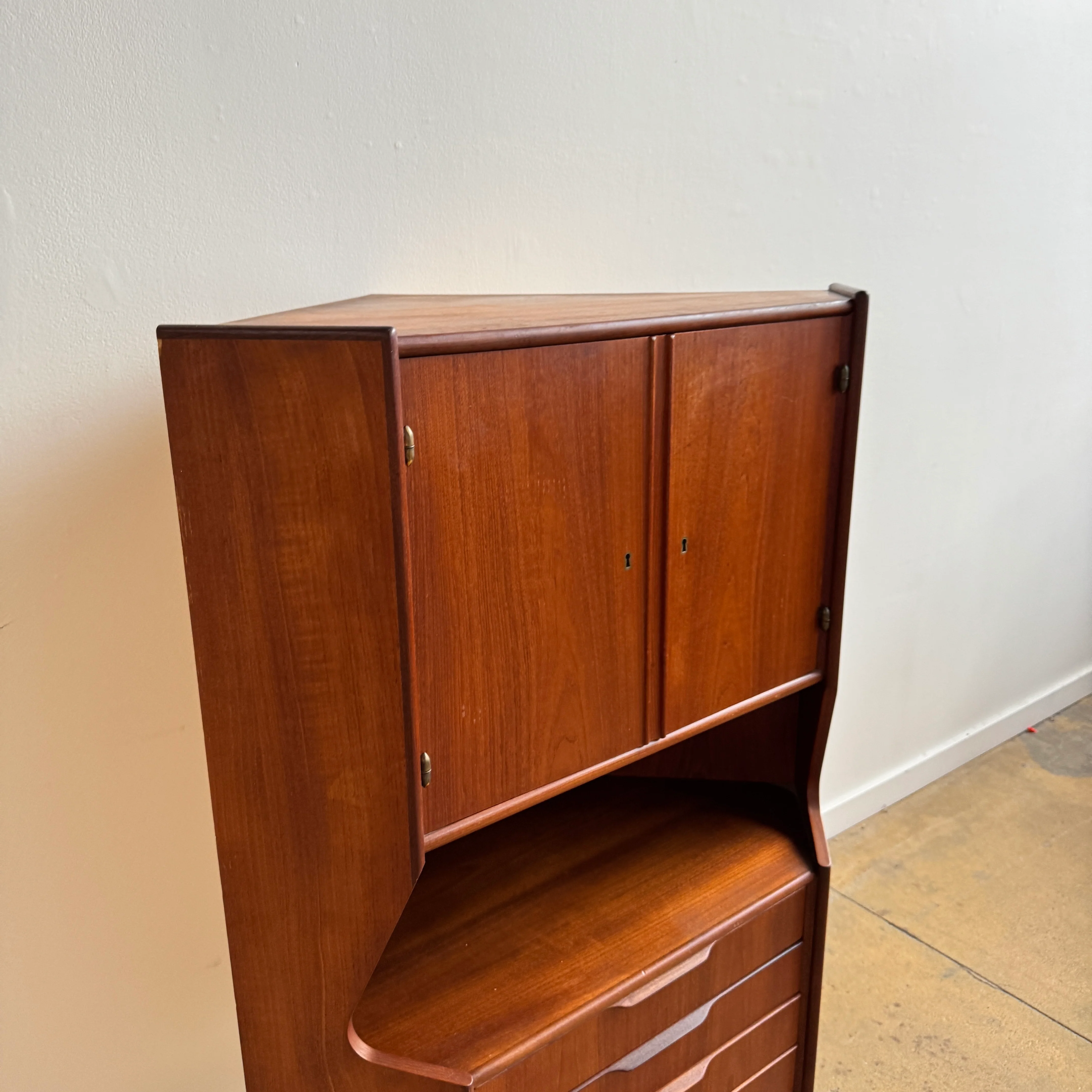 Danish Modern Teak Corner Bar Cabinet - Image 6