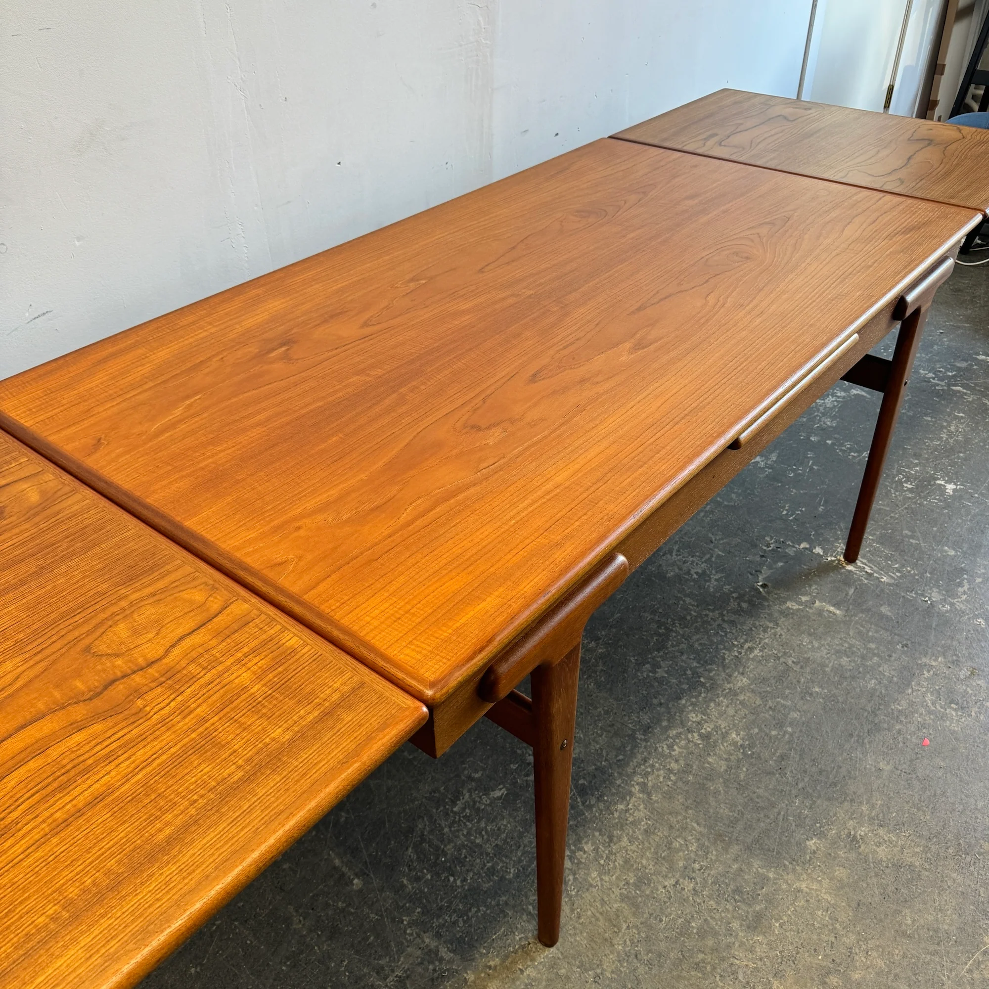 Danish Modern teak Expandable dining table by Ejvind Johansson for Ivan Gern - Image 7