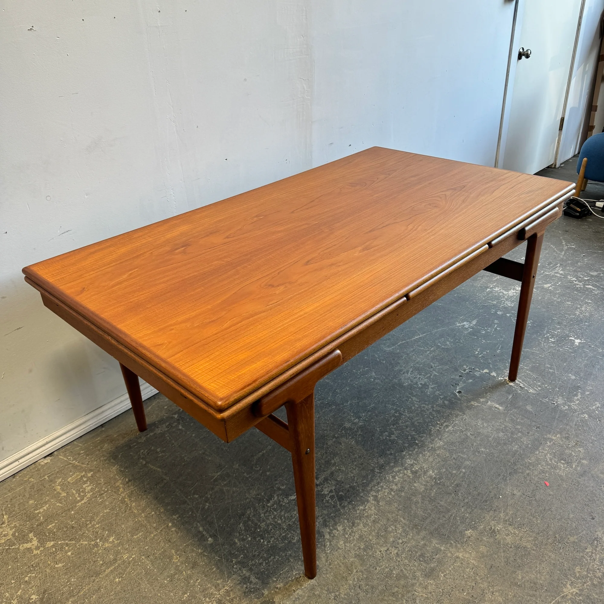 Danish Modern teak Expandable dining table by Ejvind Johansson for Ivan Gern - Image 9