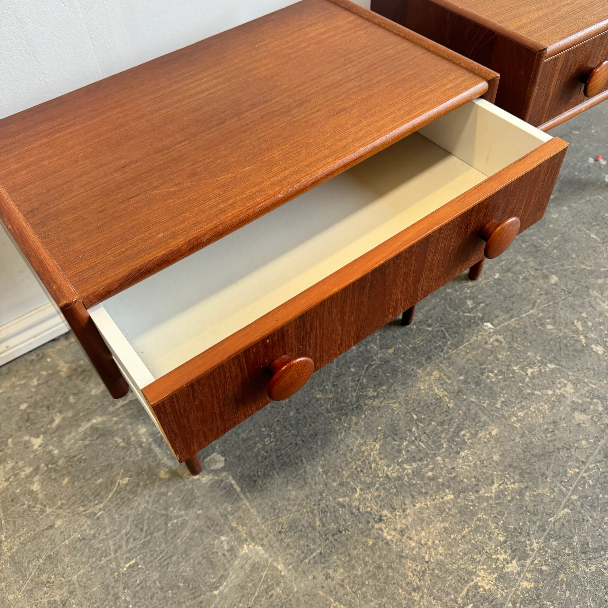 Danish Modern Teak Single Drawer set of 2 nightstands - Image 4