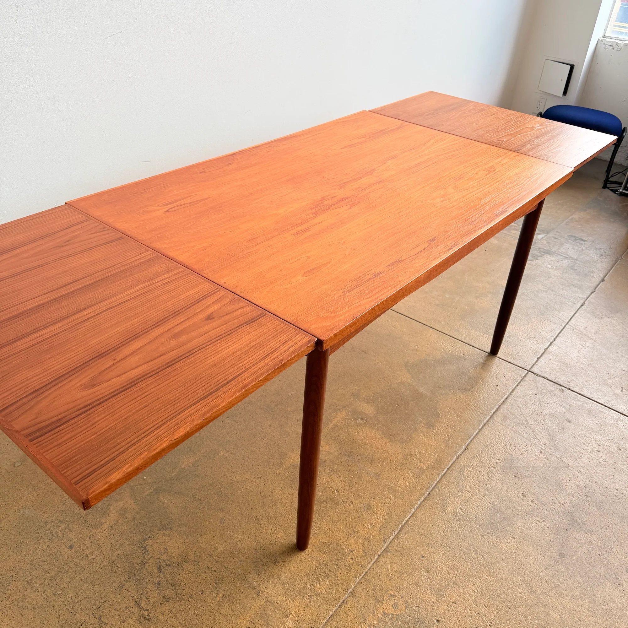 Danish Modern Teakwood Angular Expandable Dining Table - Image 9