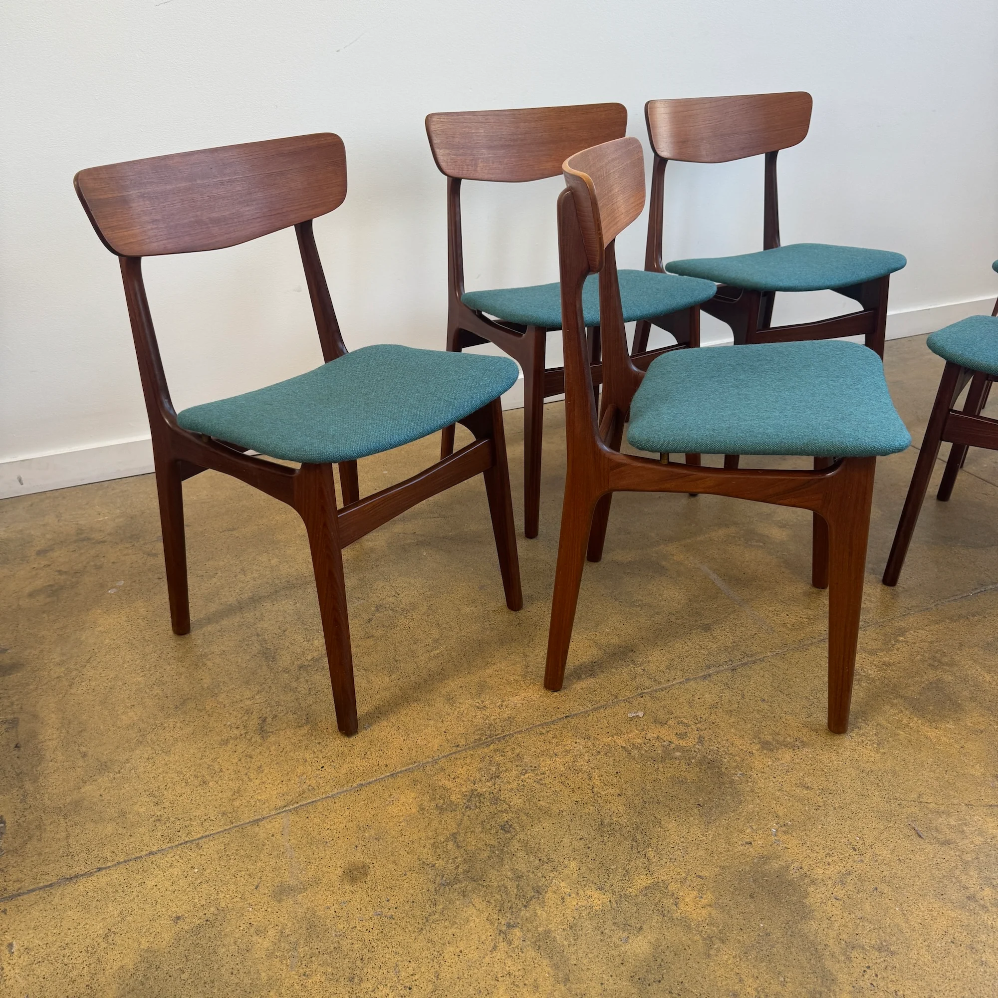 Danish Modern Teakwood set of 6 chairs by Farstrup (Restored) - Image 4