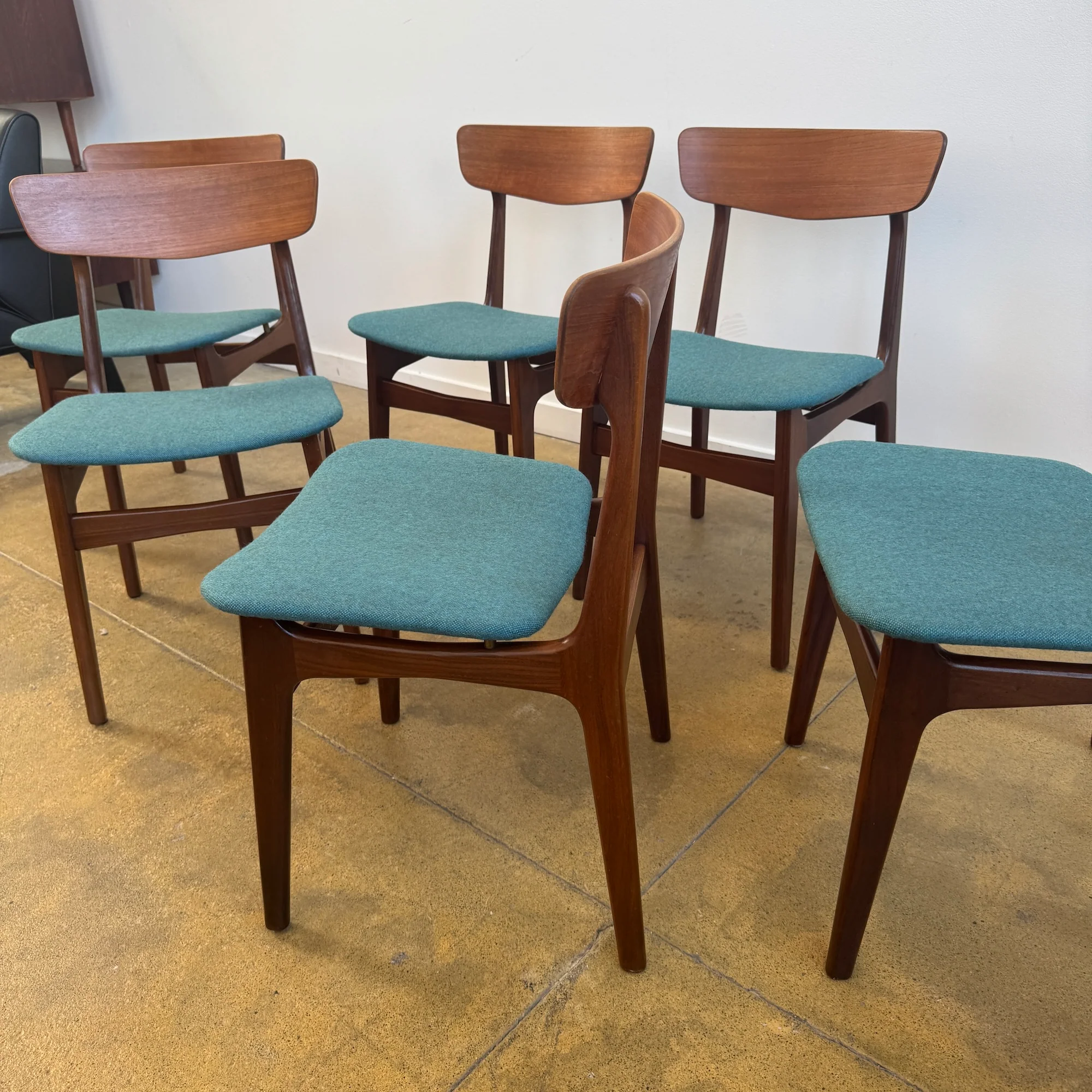 Danish Modern Teakwood set of 6 chairs by Farstrup (Restored) - Image 6